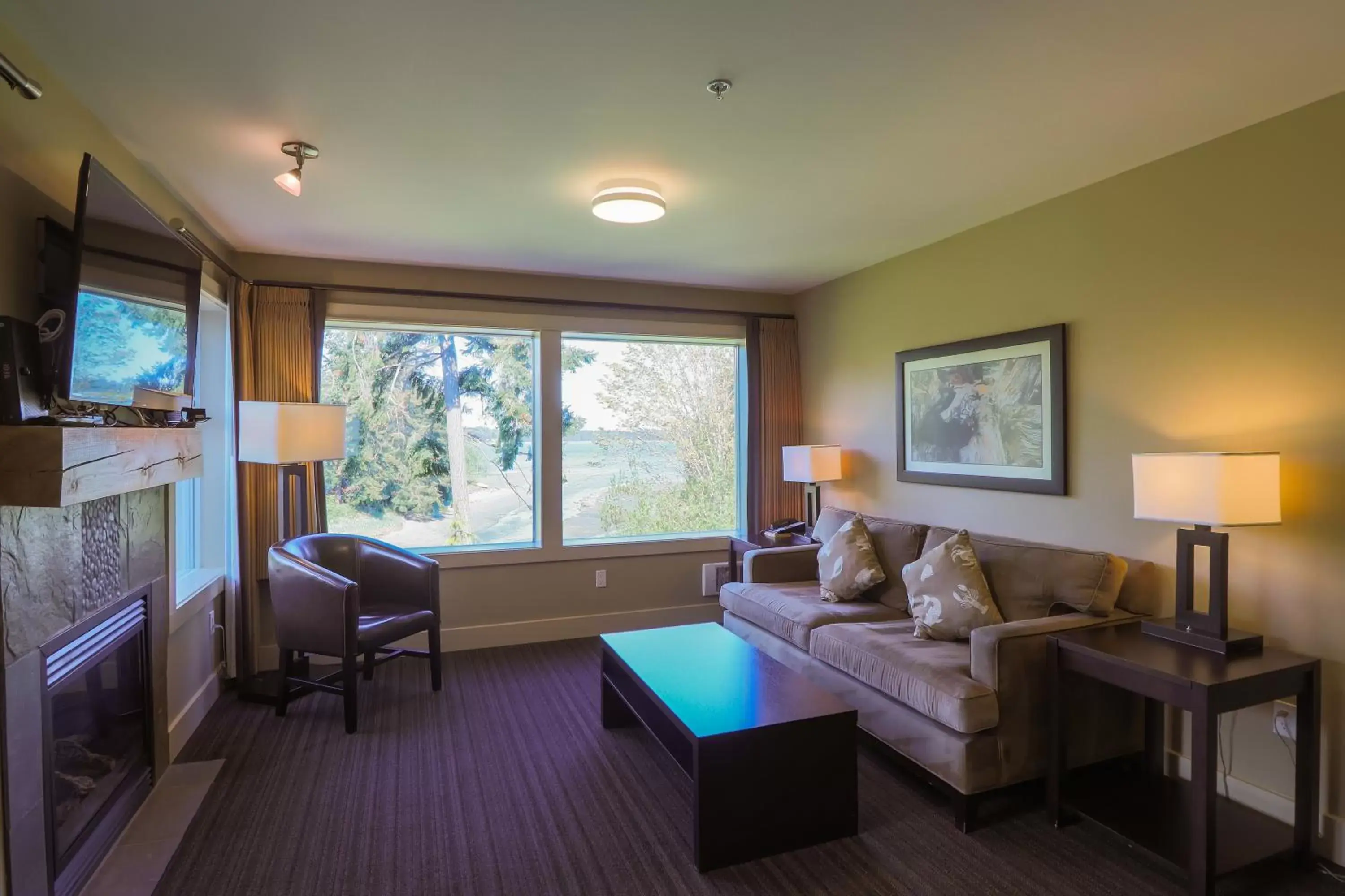 Living room, Seating Area in Pacific Shores Resort & Spa