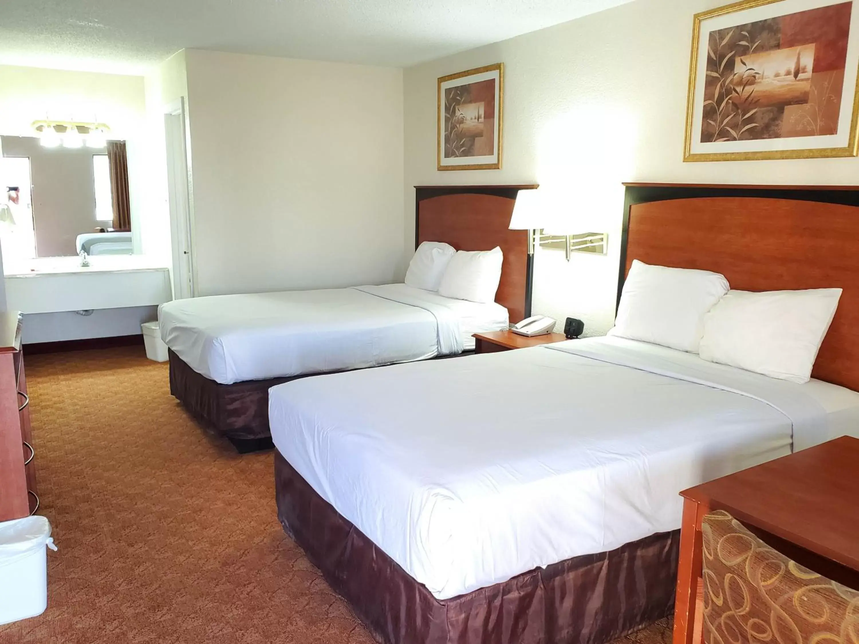 Photo of the whole room, Bed in Motel 6 Shamrock TX Photo of the whole room, Bed in Motel 6 Shamrock TX