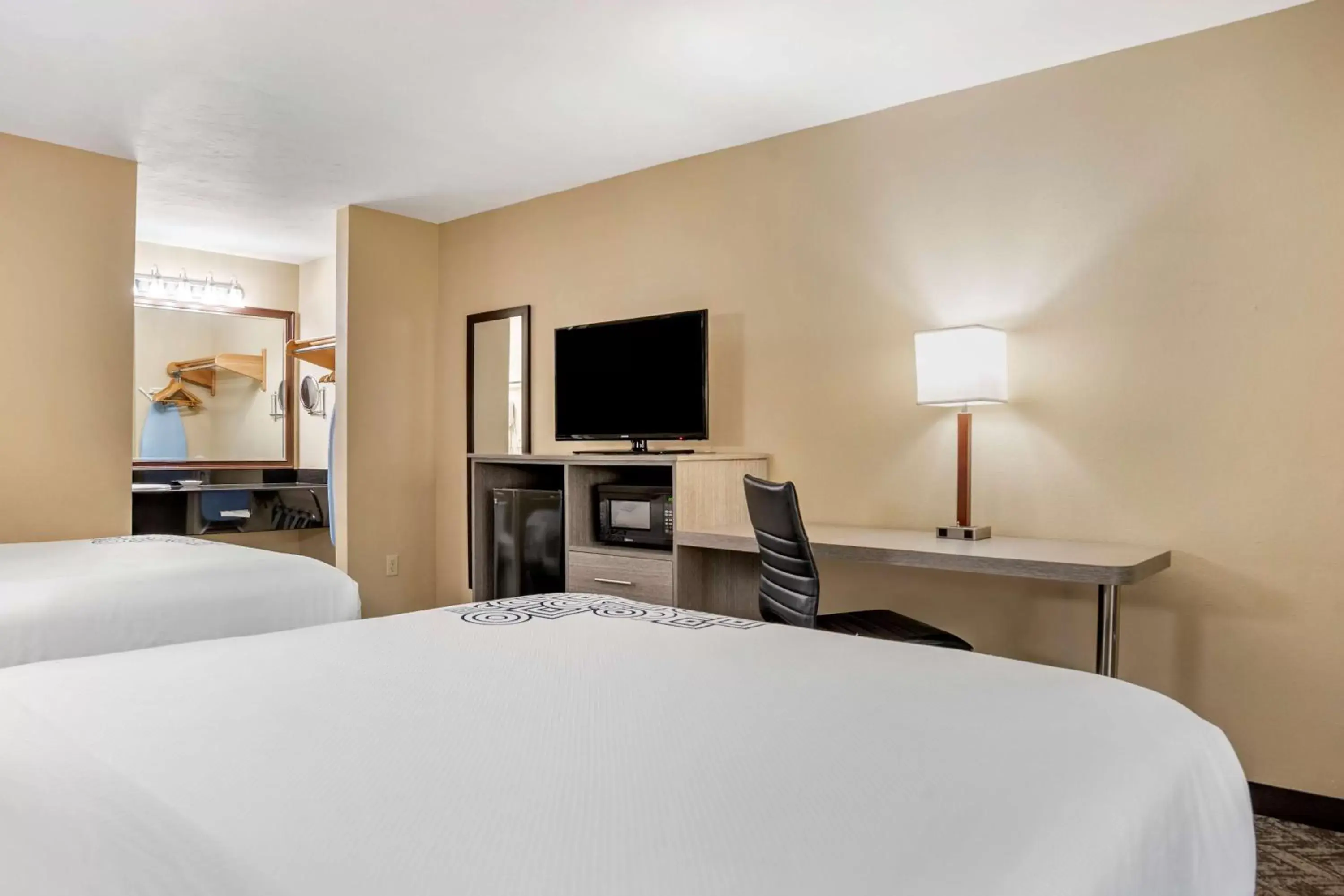 Bedroom, Bed in Best Western Apalach Inn