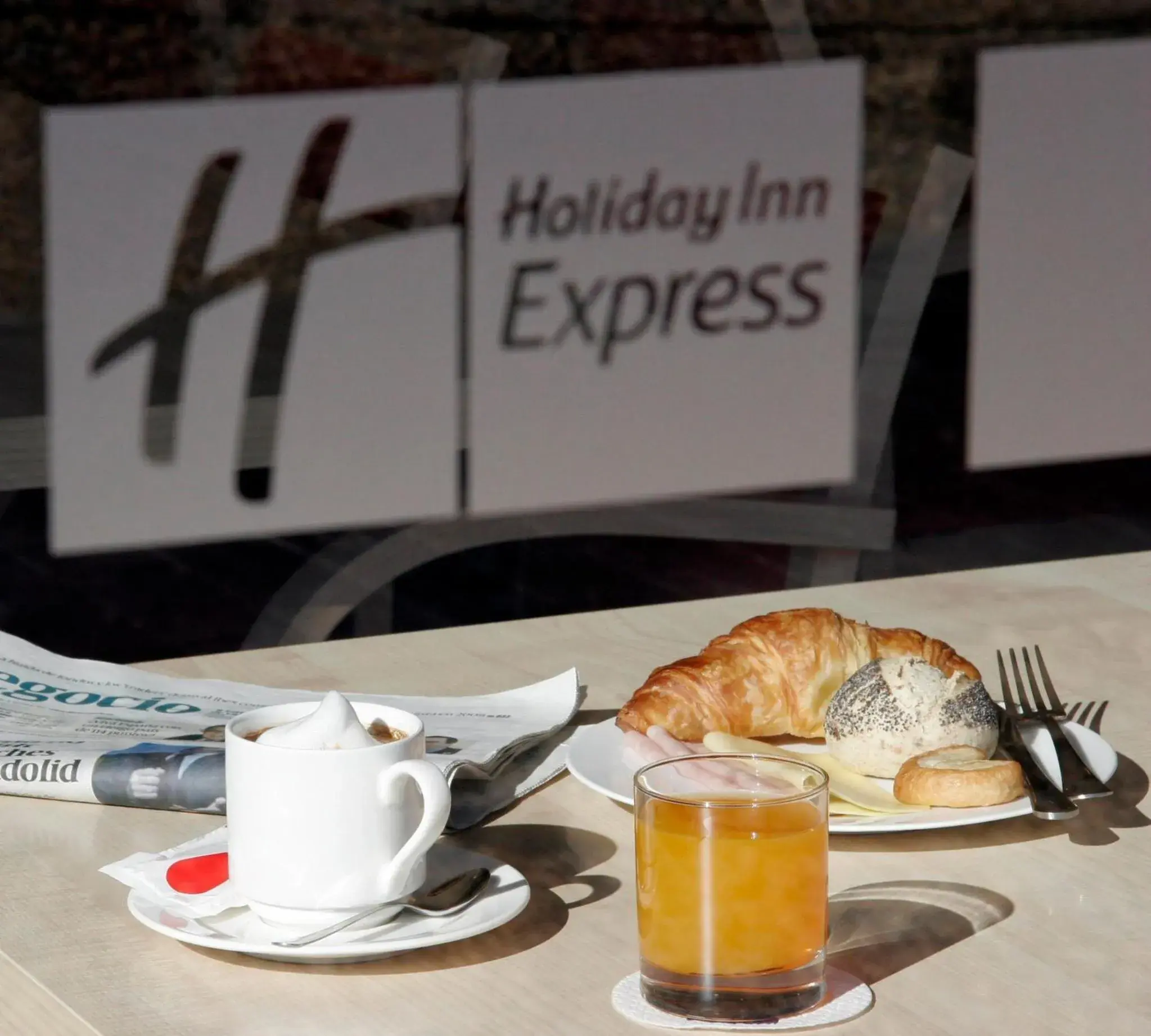 Restaurant/places to eat, Breakfast in Holiday Inn Express Madrid-Getafe