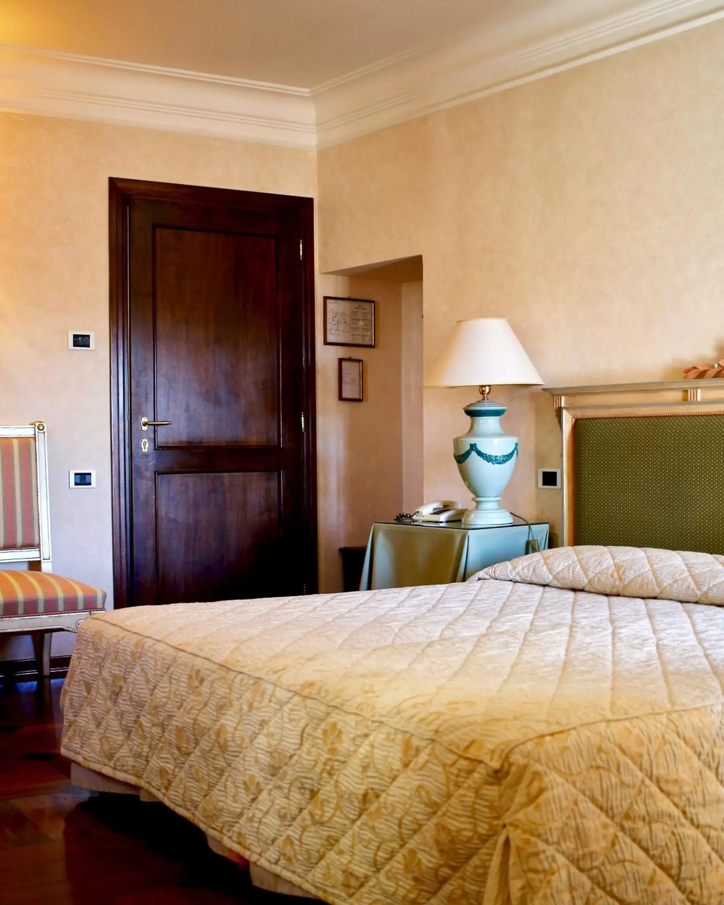 Photo of the whole room, Bed in Relais Ducale