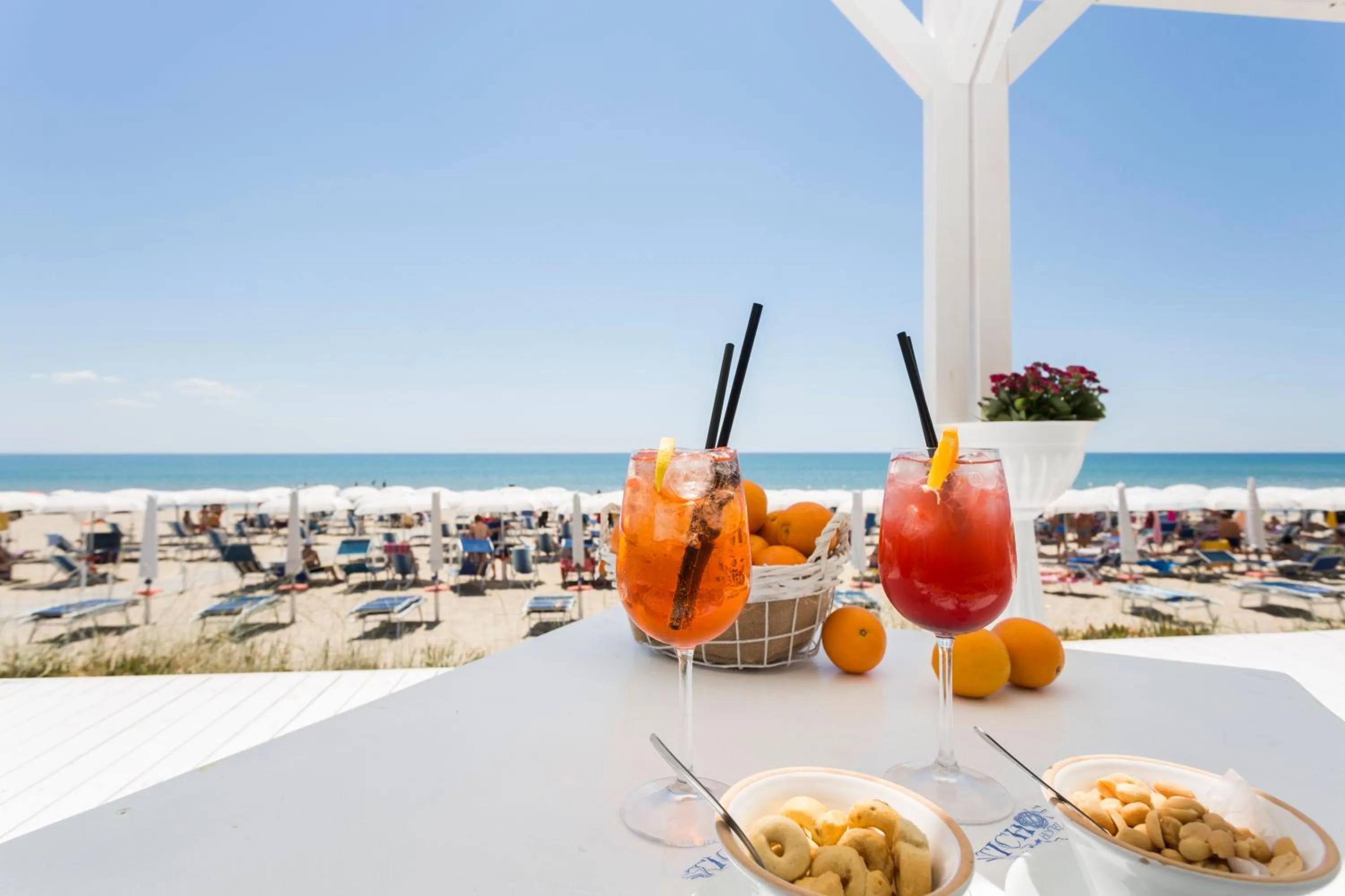 Food and drinks in Ticho's Greenblu Hotel