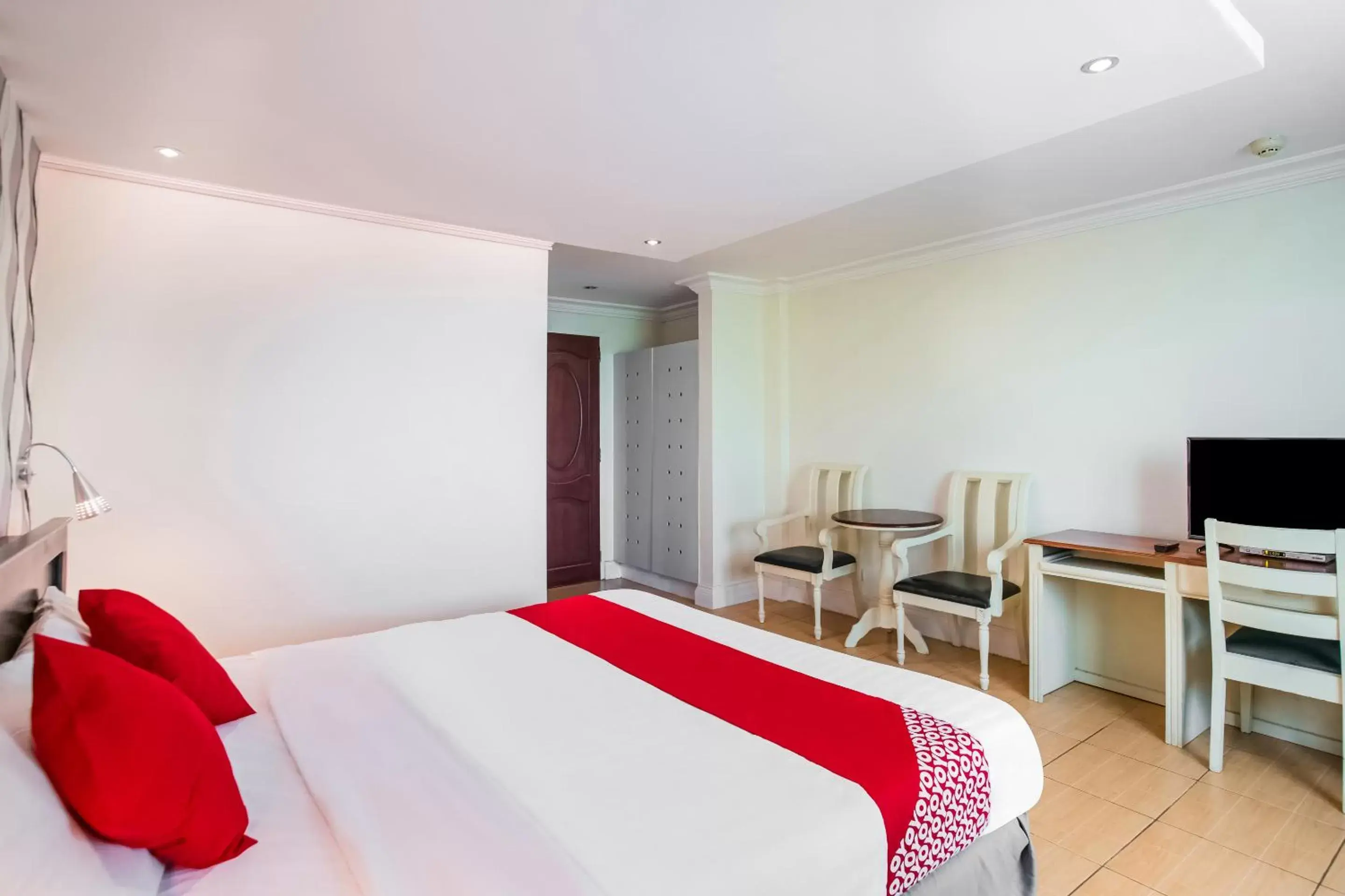 TV and multimedia, Bed in Hotel Euroasia By BLUEBOOKERS