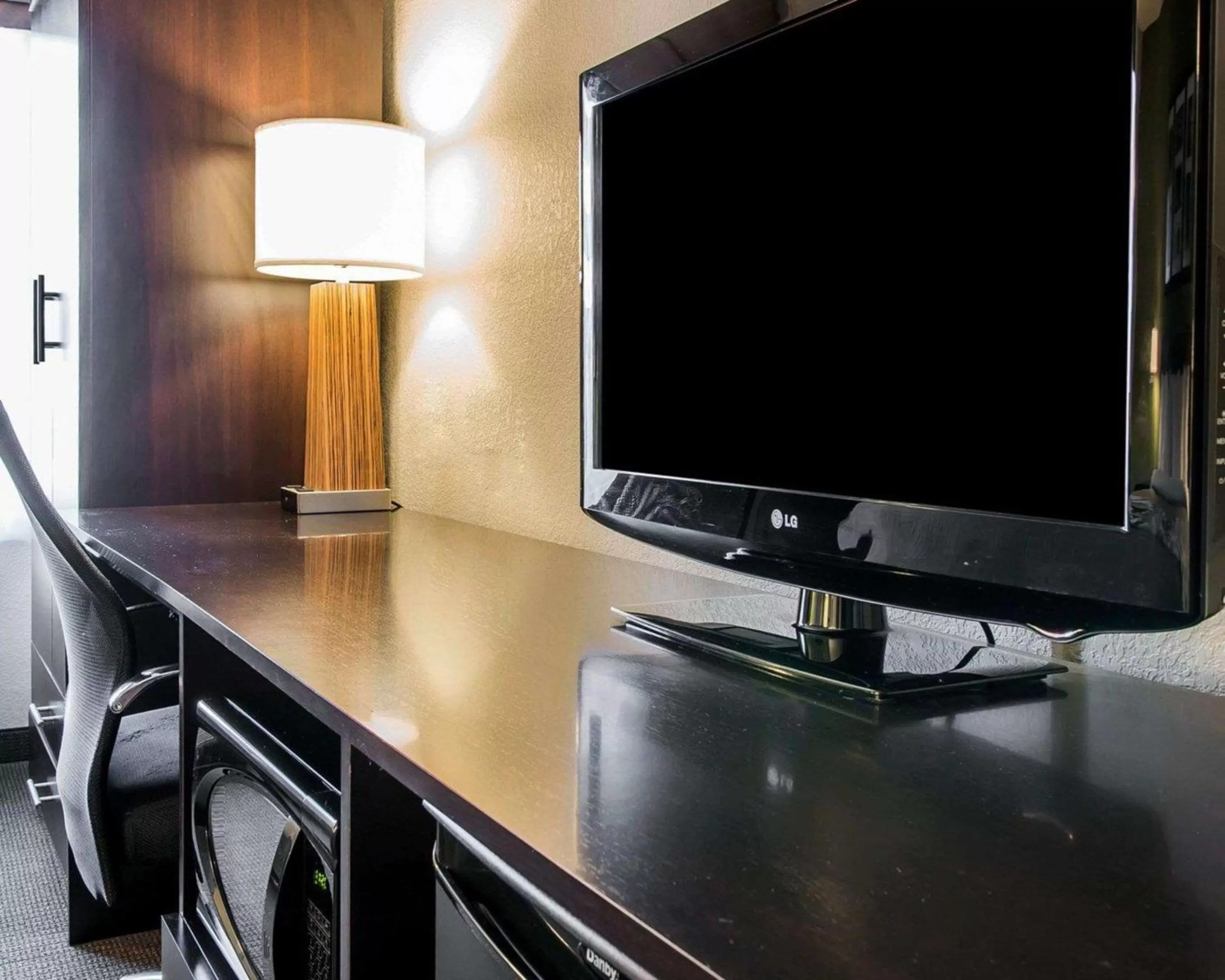 Photo of the whole room in Sleep Inn