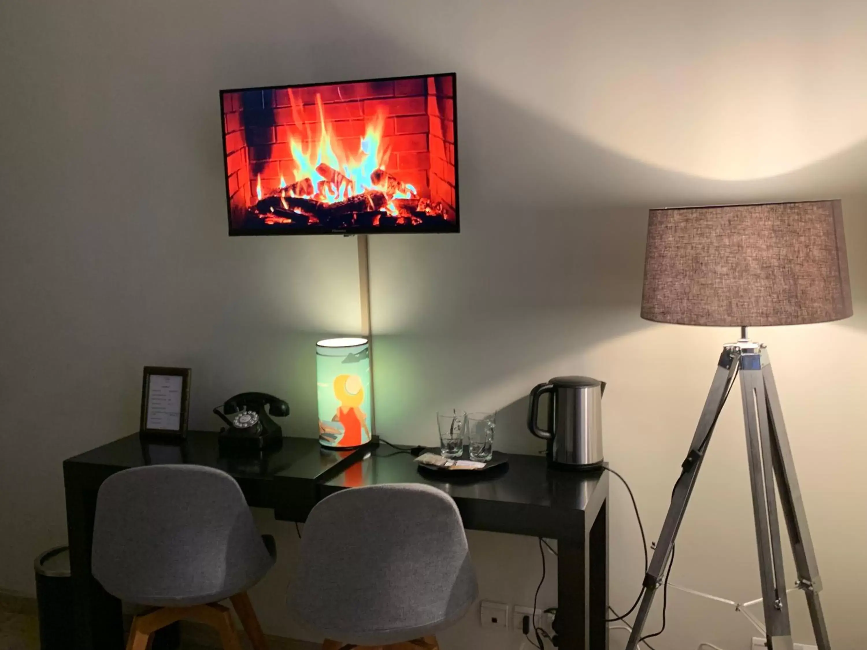 Seating area, TV/Entertainment Center in Hôtel Vintage