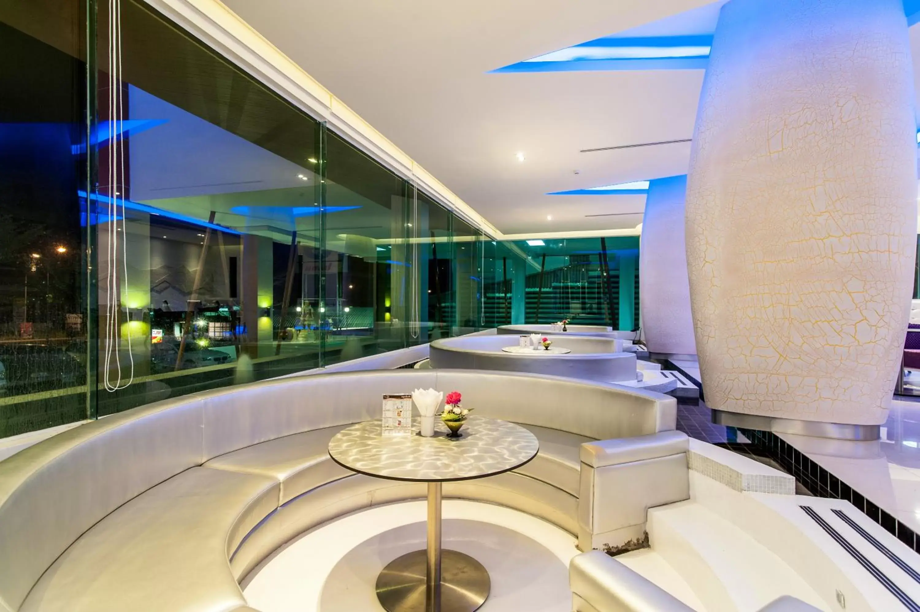 Lounge or bar in The Paradiso JK Design Hotel
