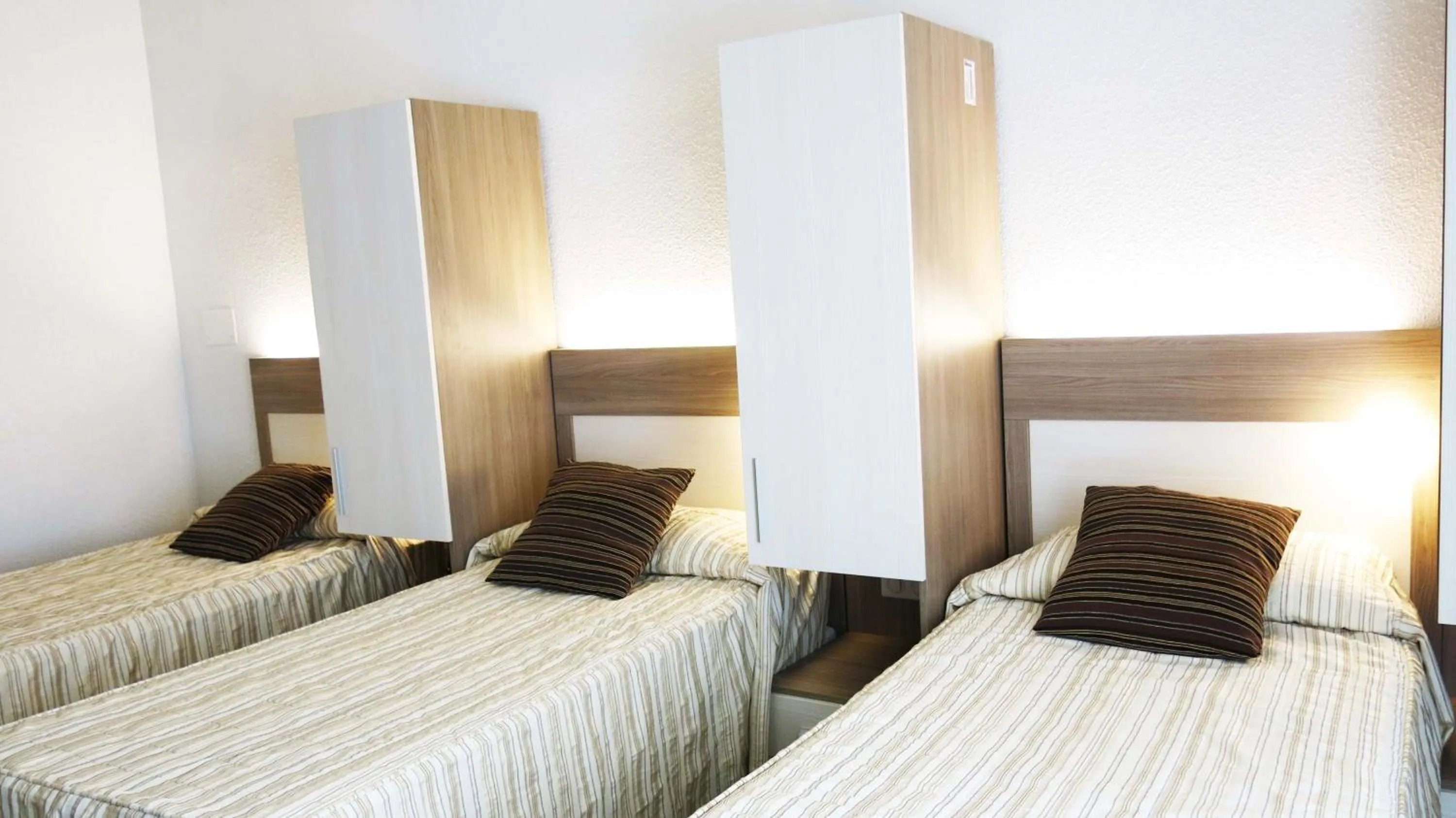 Bedroom, Bed in Hôtel La Source