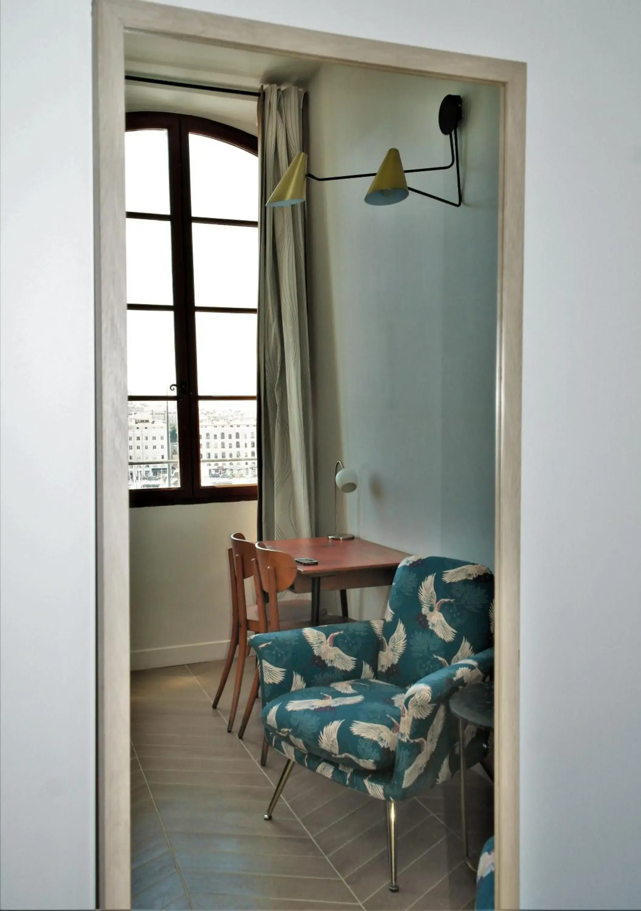 Living room, Dining Area in Hotel Belle-Vue Vieux-Port