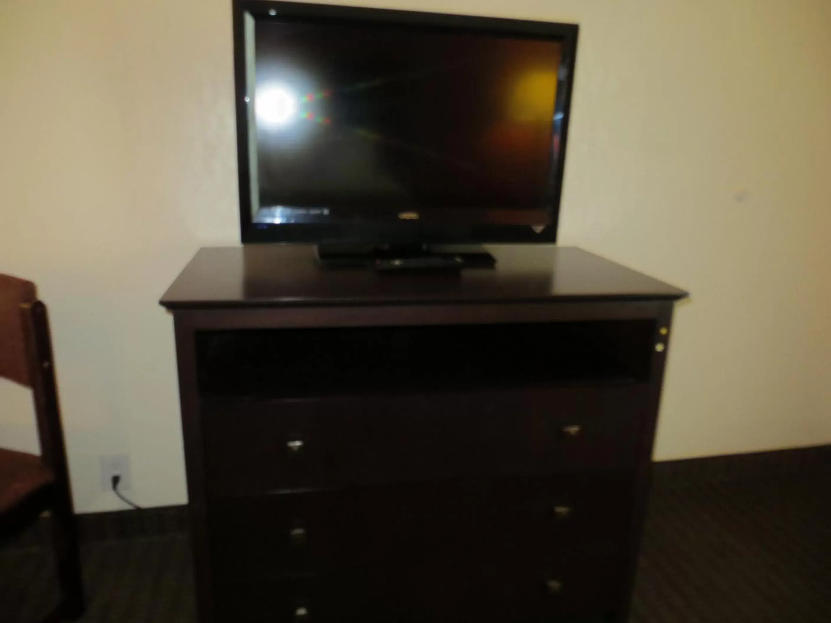TV and multimedia, TV/Entertainment Center in Days Inn by Wyndham Cave City