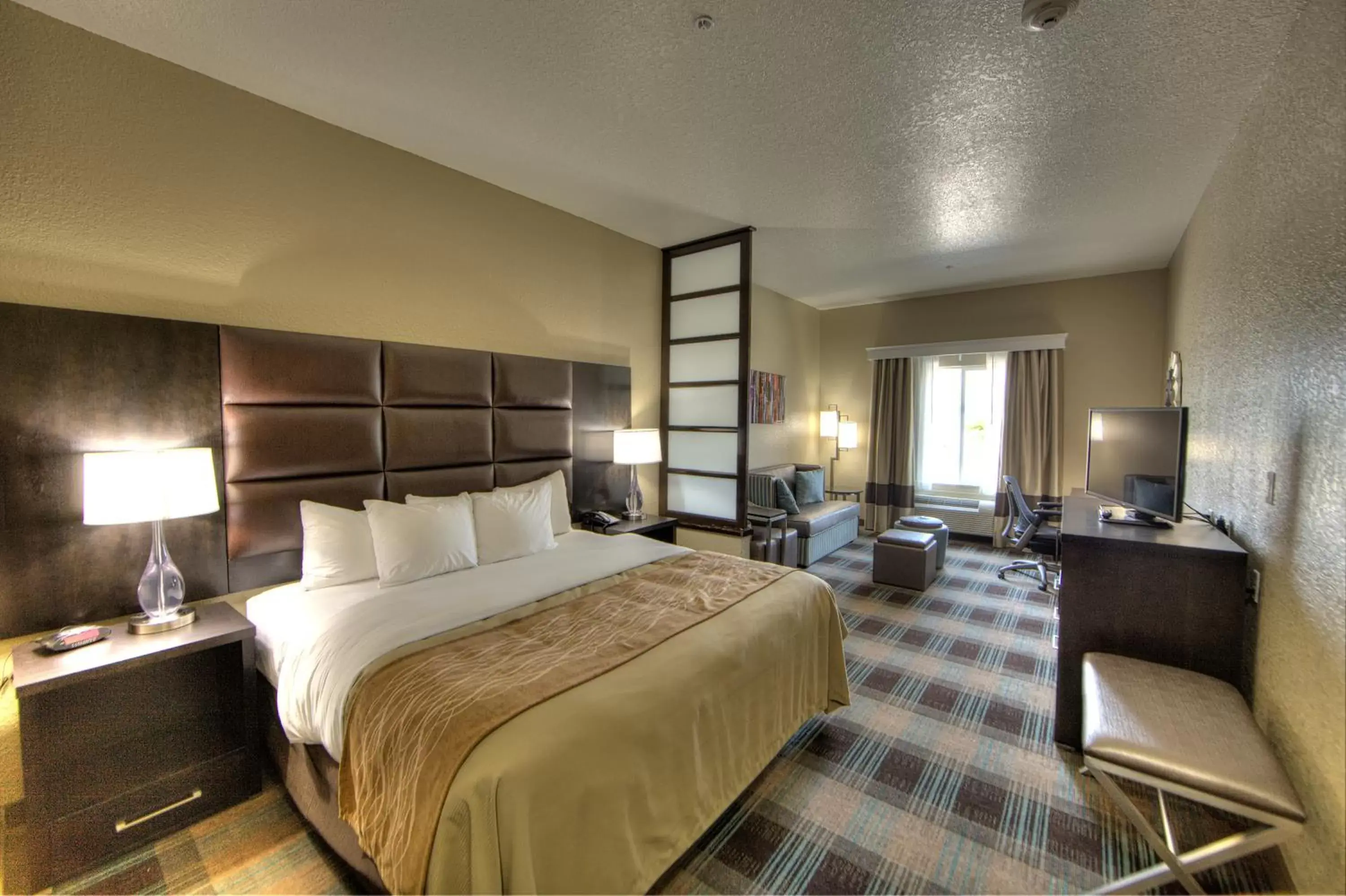 King Suite with Sofa Bed - Non-Smoking in Comfort Inn & Suites, White Settlement-Fort Worth West, TX King Suite with Sofa Bed - Non-Smoking in Comfort Inn & Suites, White Settlement-Fort Worth West, TX