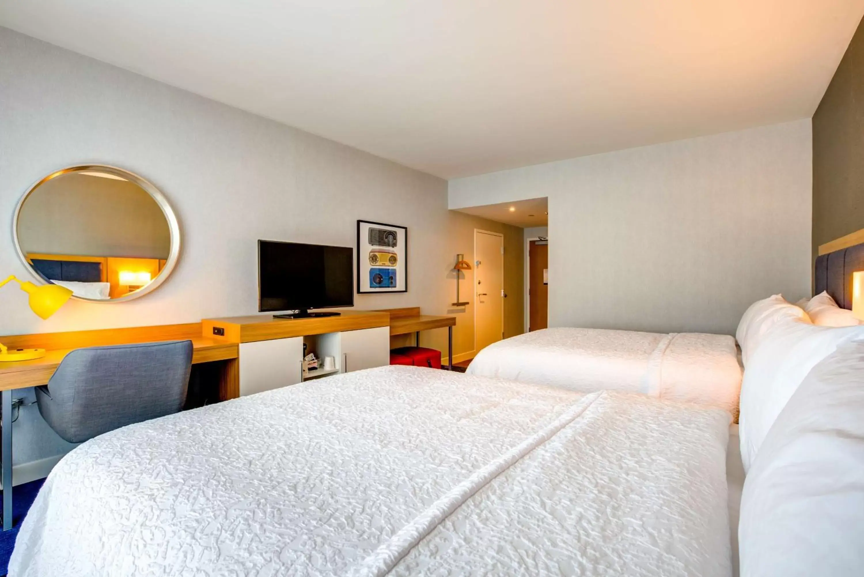 Bed in Hampton Inn & Suites Boston/Waltham