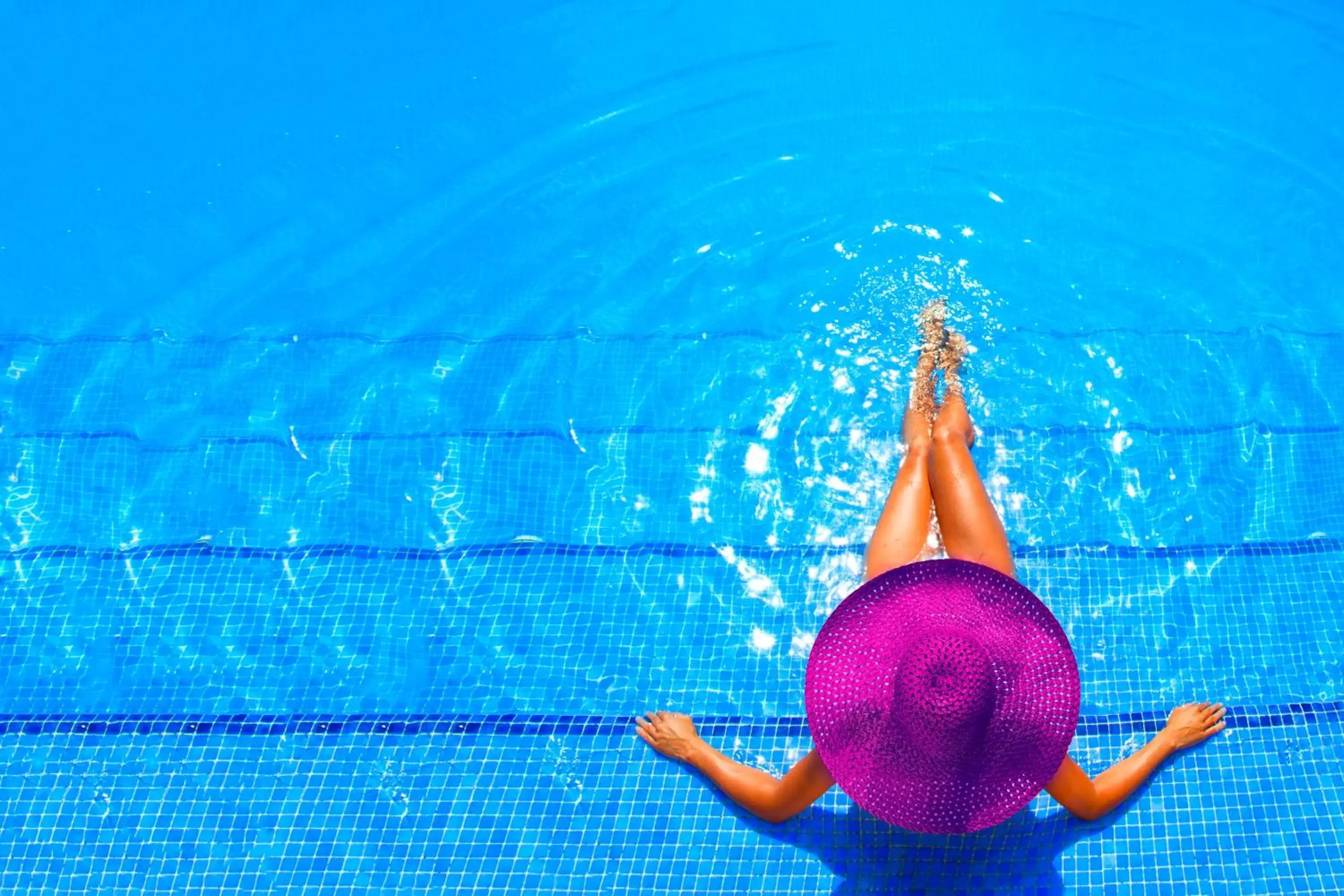 Swimming pool in Planet Hollywood Cancun, An Autograph Collection All-Inclusive Resort