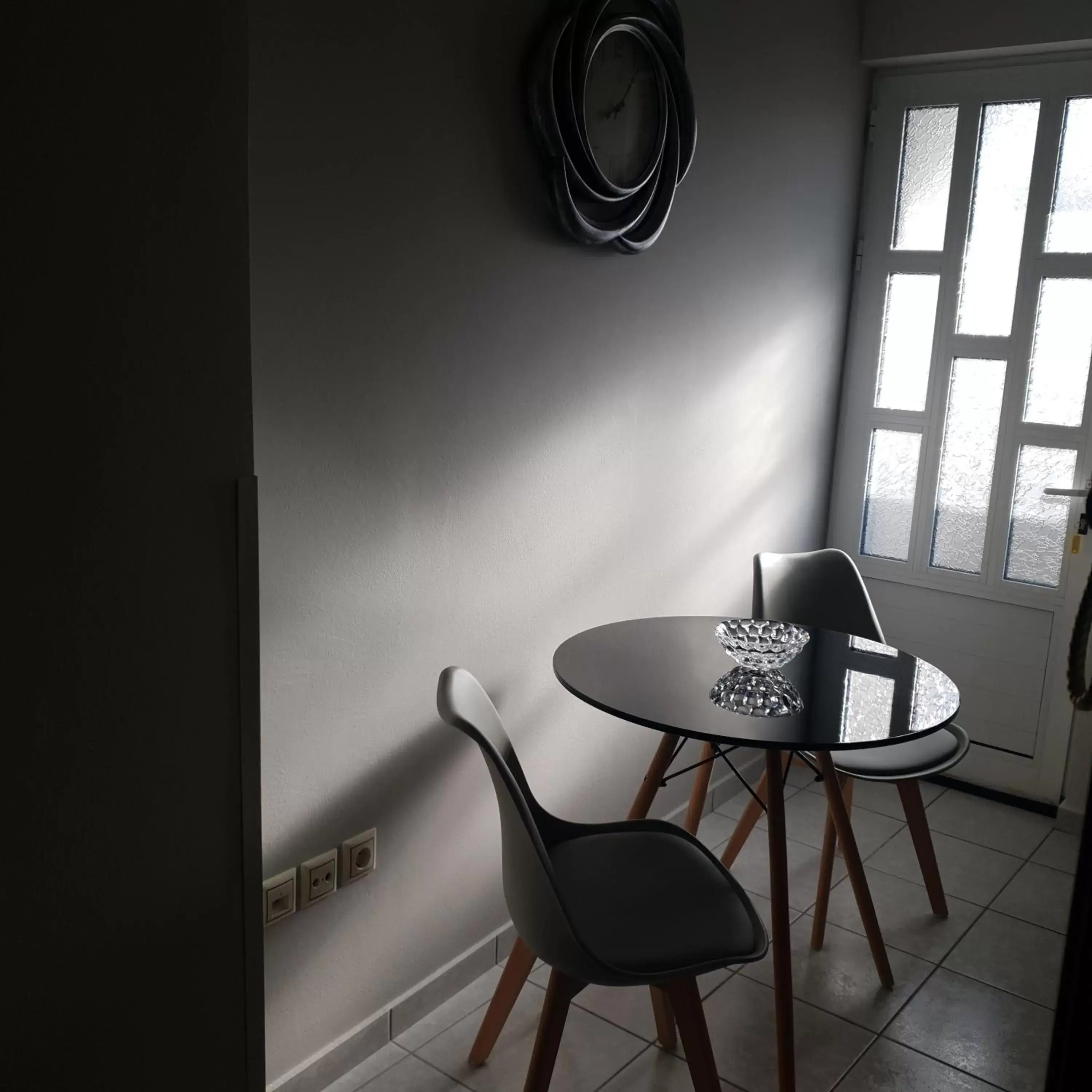 Kitchen or kitchenette, Dining Area in Alexia's Apartments