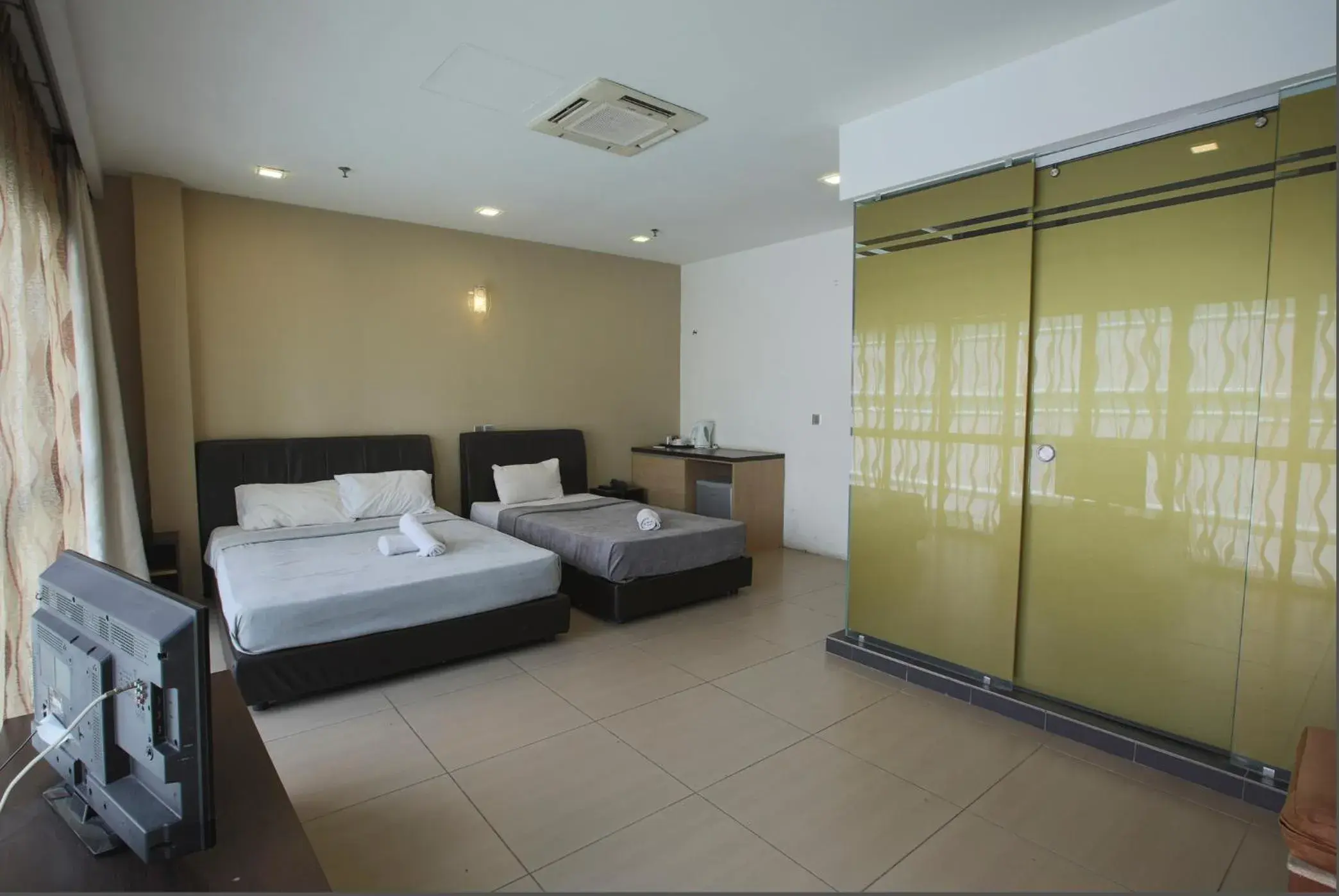 Bedroom in Sun Inns Hotel Jalan Tar