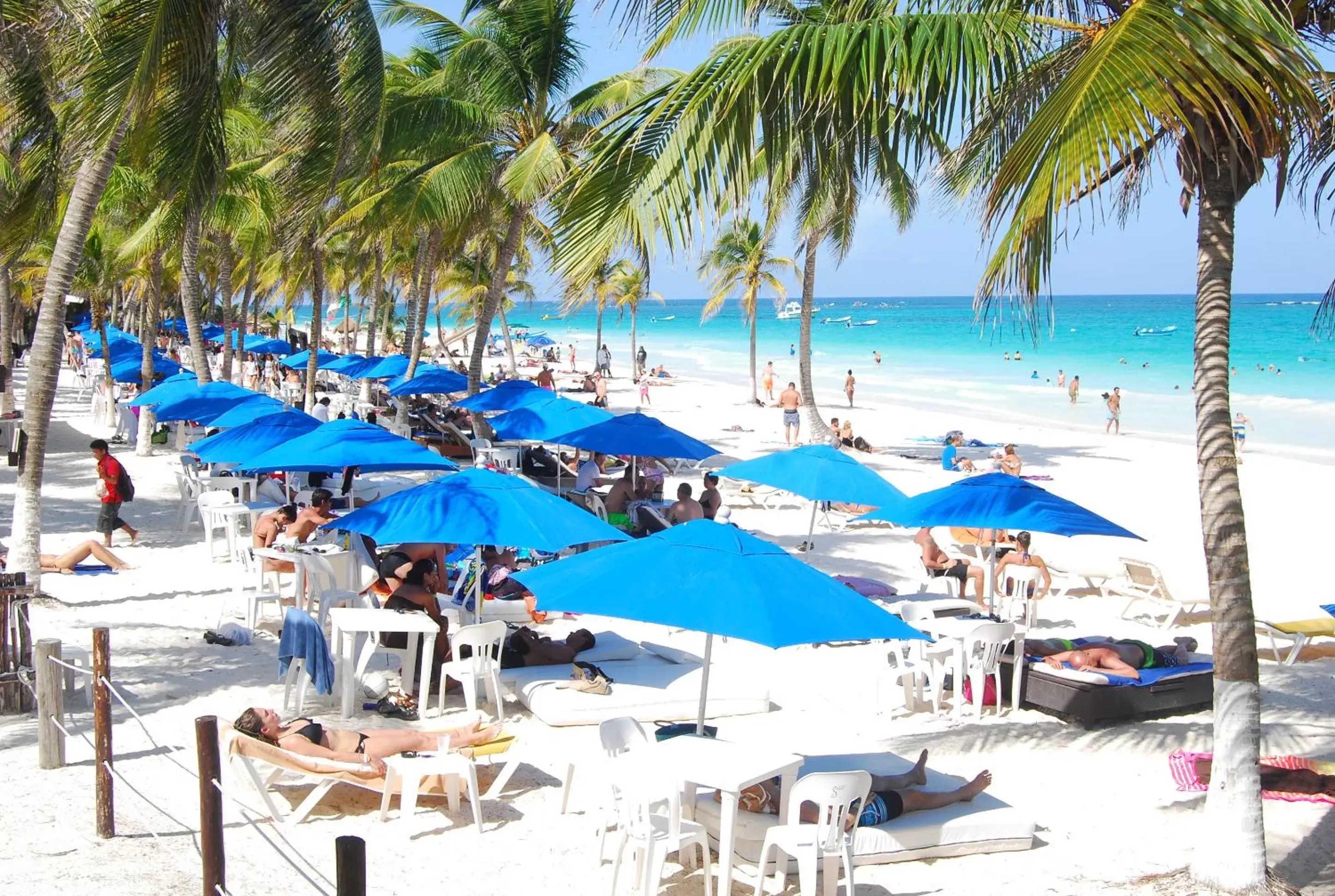 Restaurant/places to eat, Beach in El Paraiso Hotel Tulum