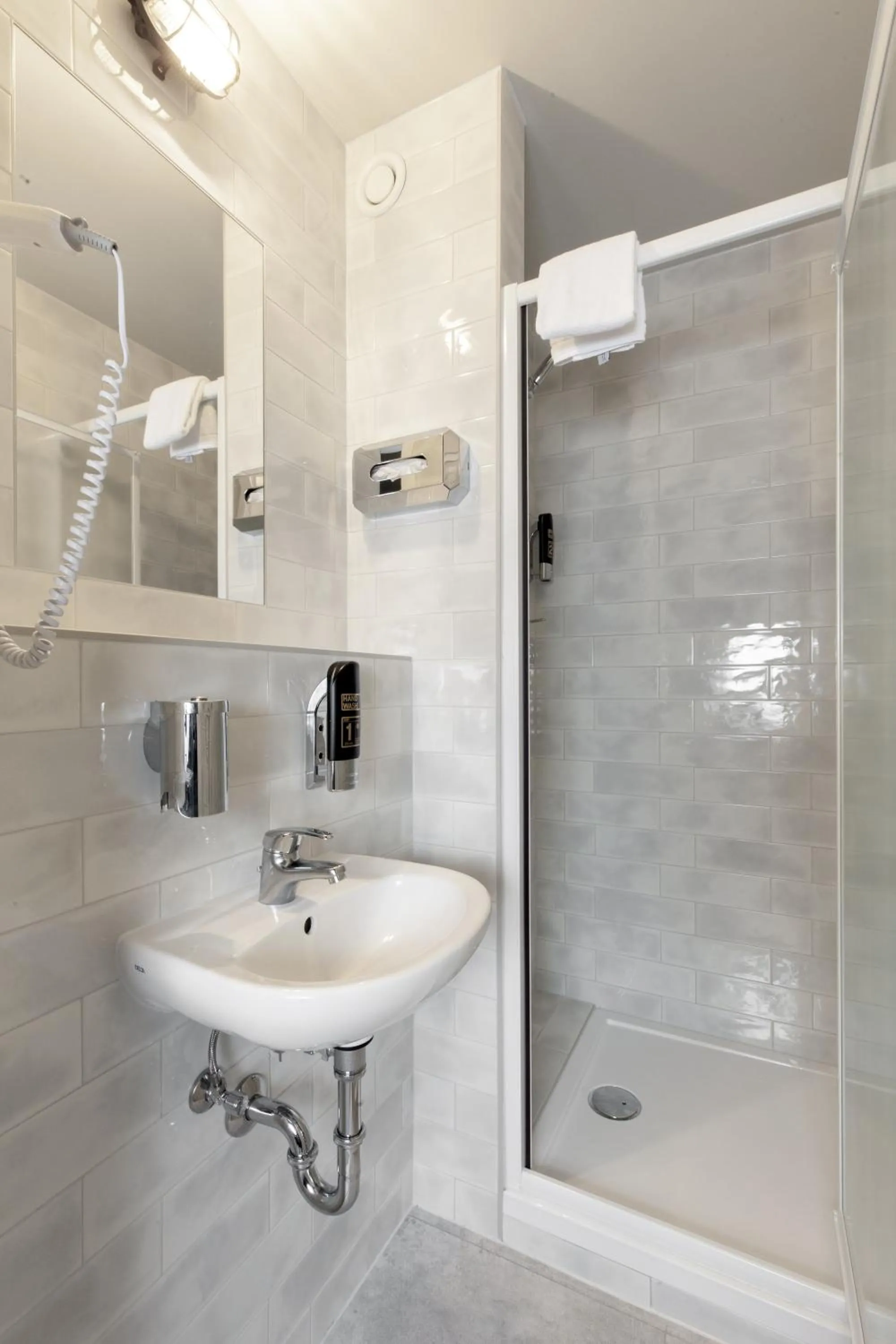 Bathroom in a&o Graz Hauptbahnhof