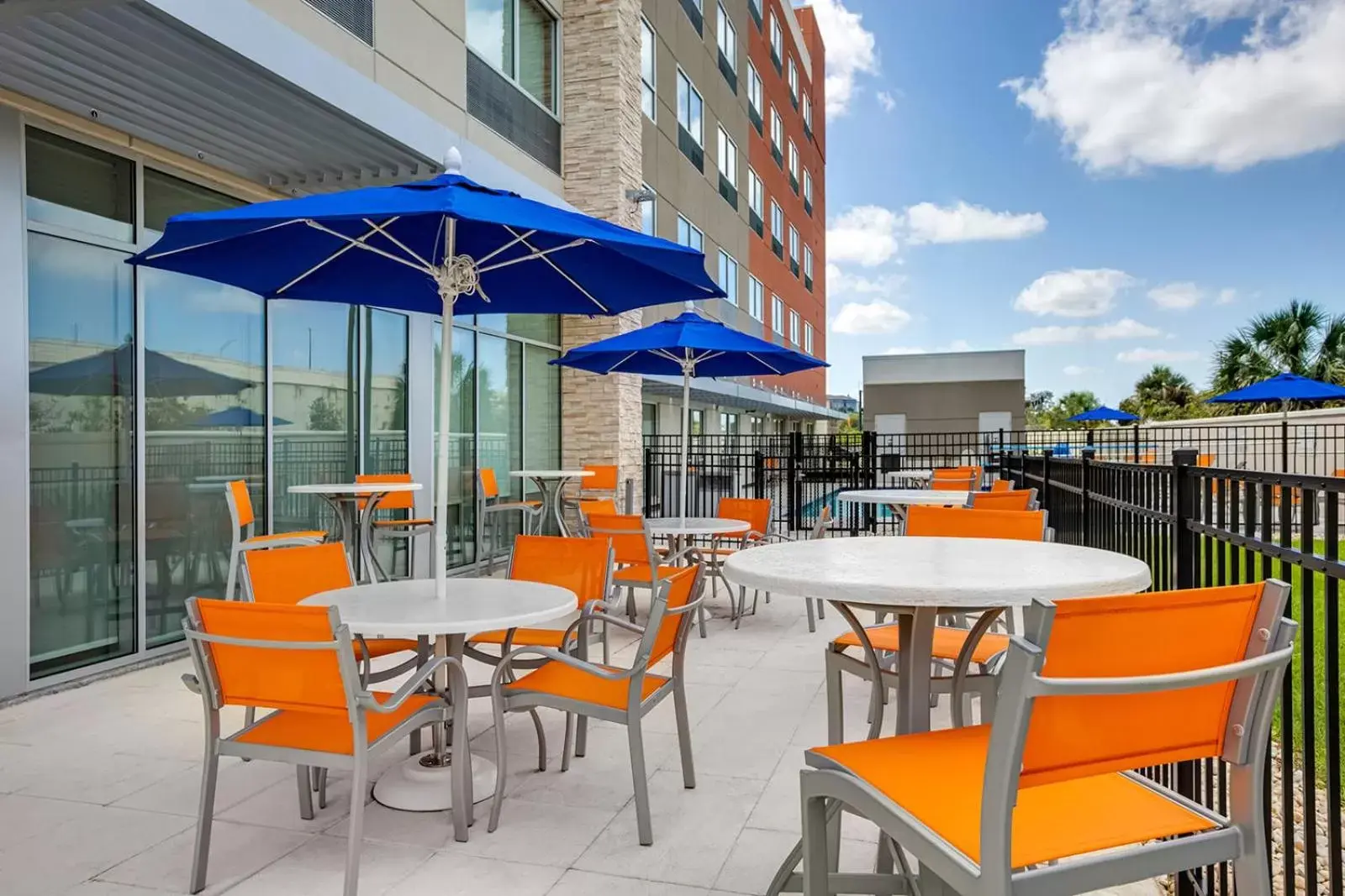 Balcony/Terrace, Restaurant/Places to Eat in Holiday Inn Express & Suites Sanford - Lake Mary, an IHG Hotel