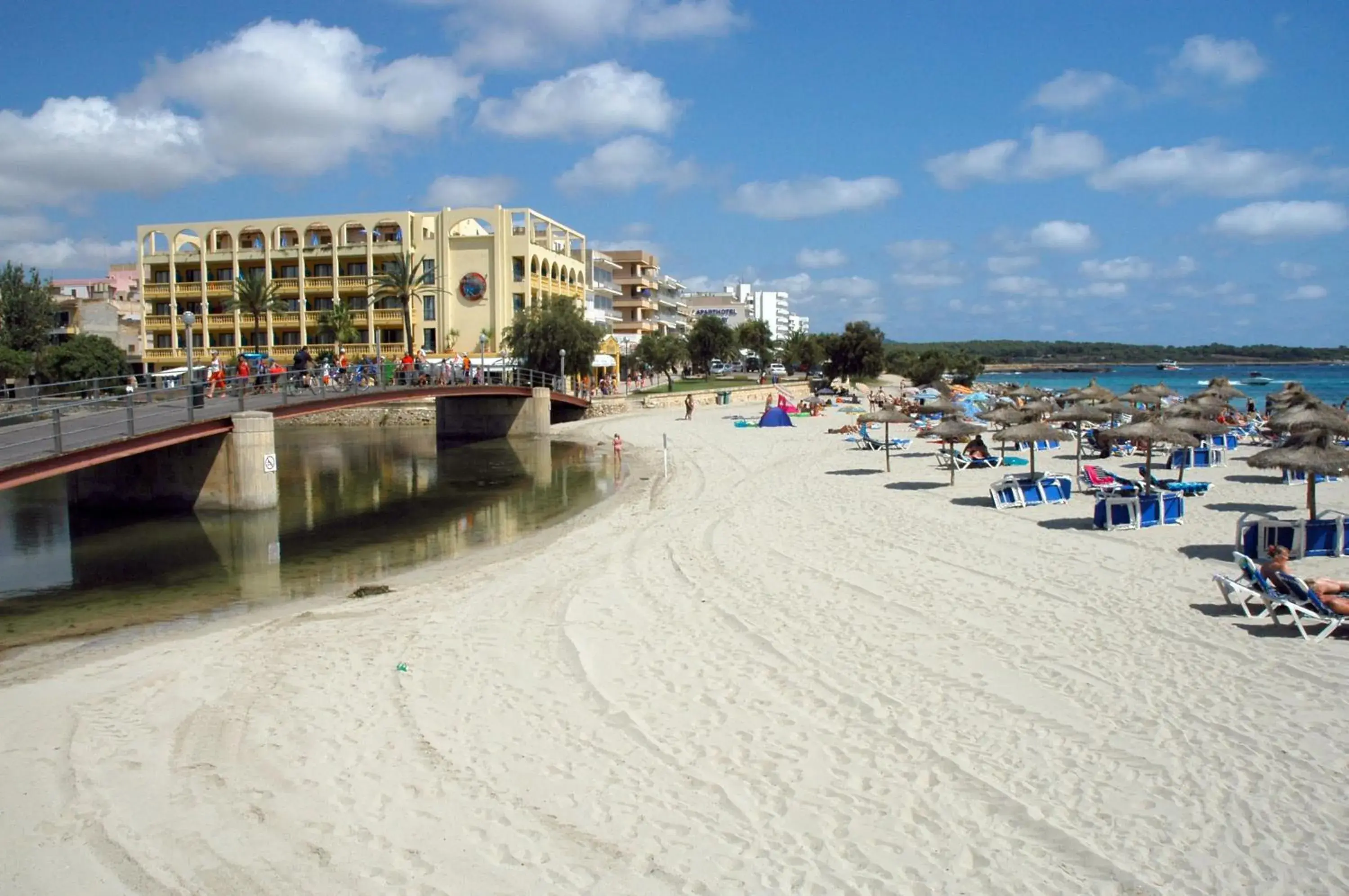 Facade/entrance, Beach in Mix Peymar