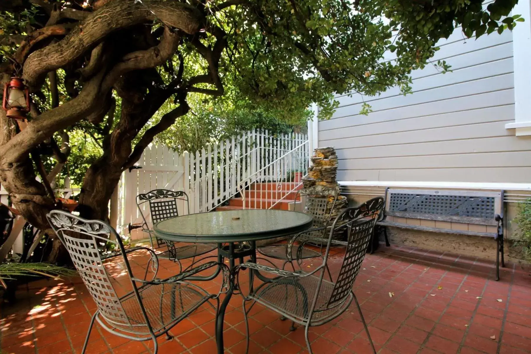 Patio in Bradford Place Inn (California)