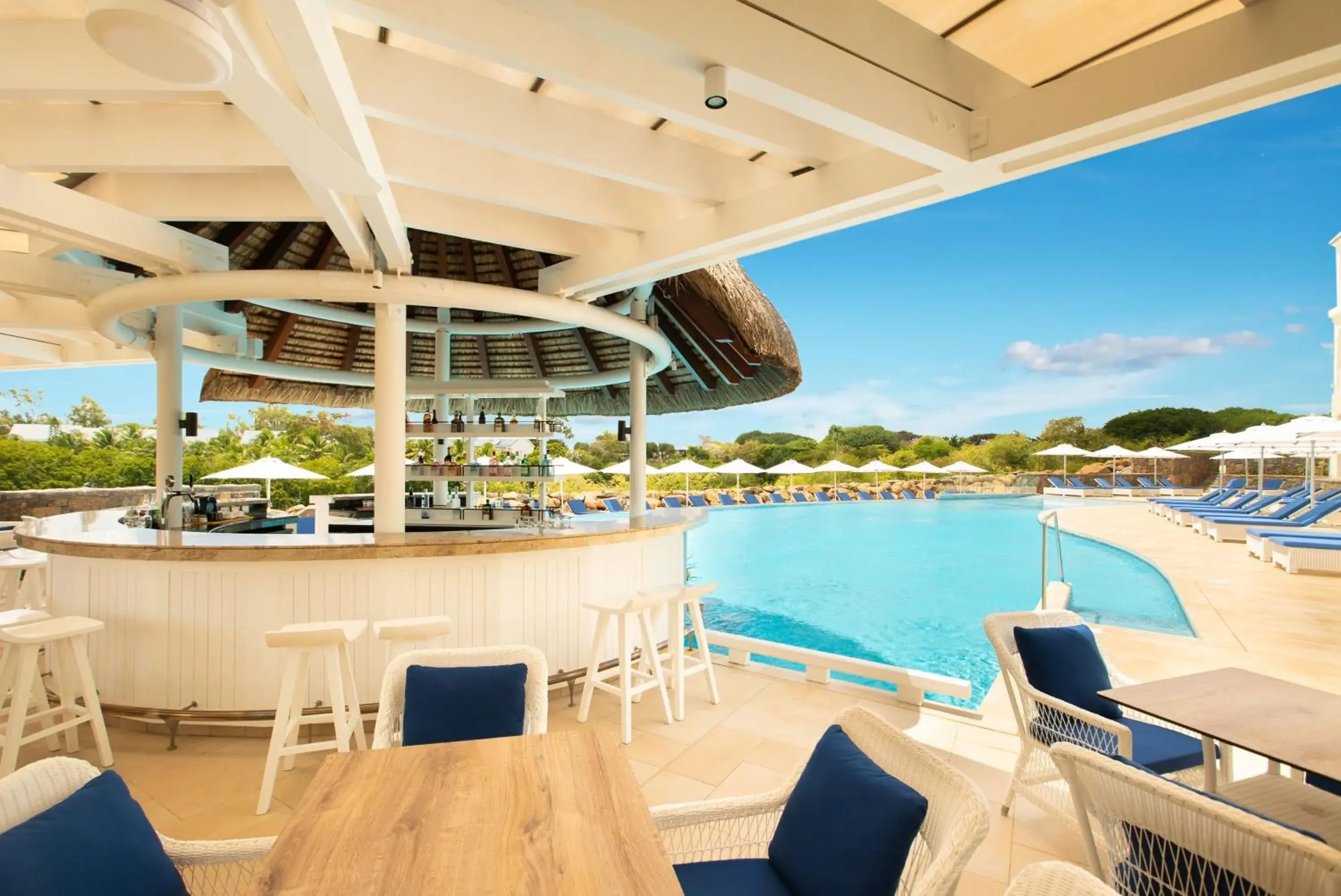 Lounge or bar, Swimming Pool in Maritim Resort & Spa Mauritius