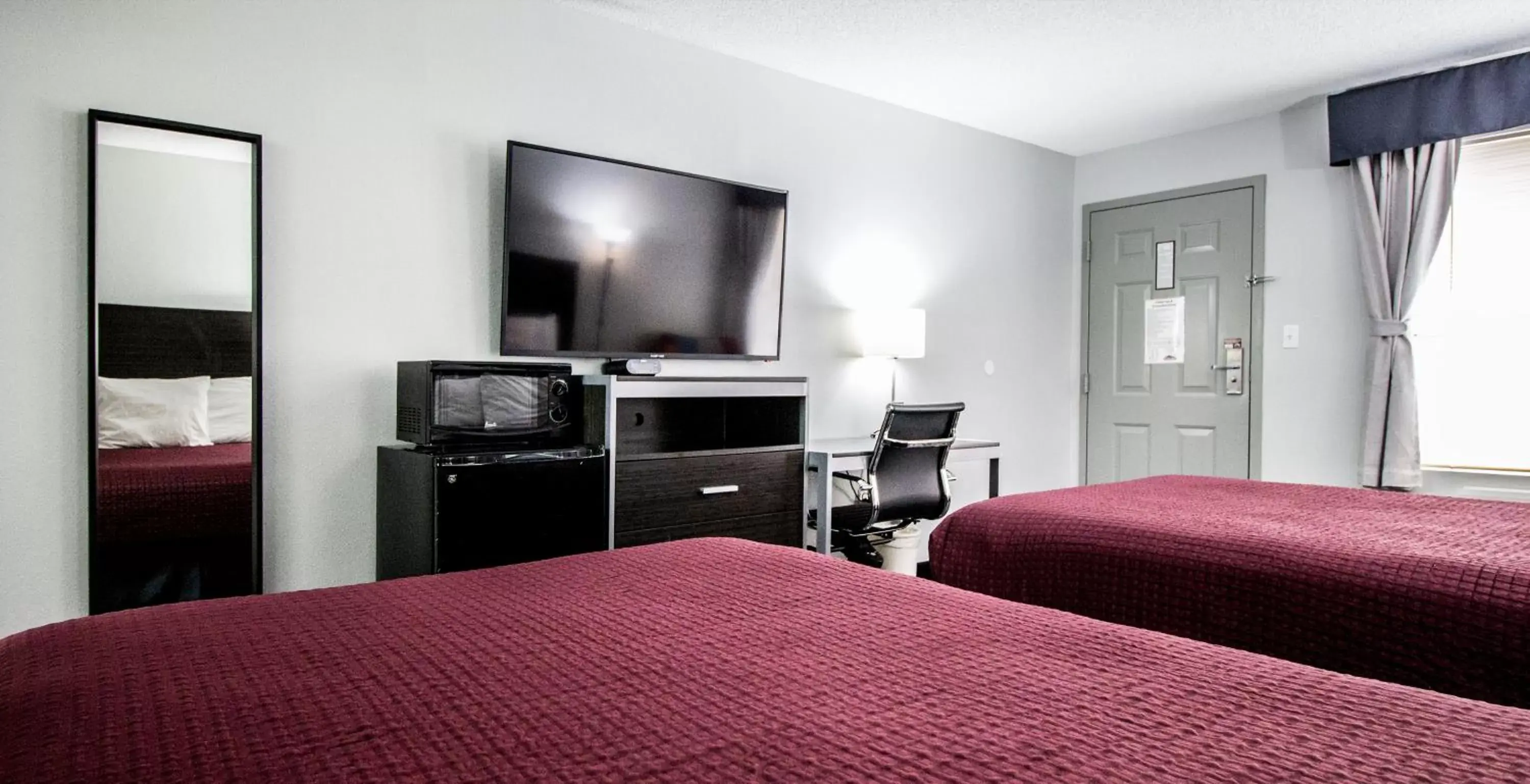 Bedroom, Bed in Brick Lodge Atlanta/Norcross Bedroom, Bed in Brick Lodge Atlanta/Norcross