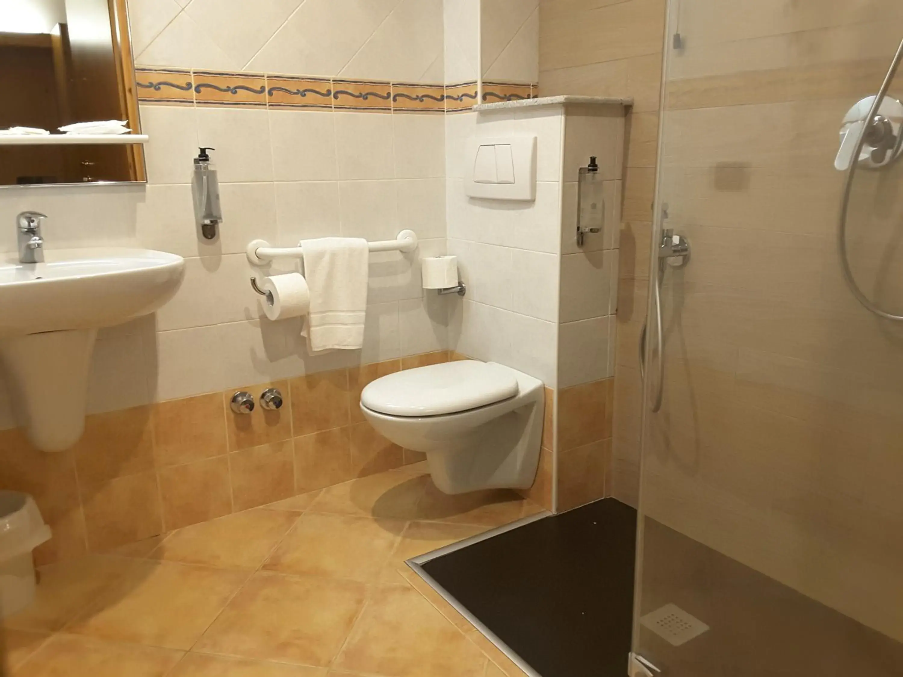 Bathroom in Hotel Everest