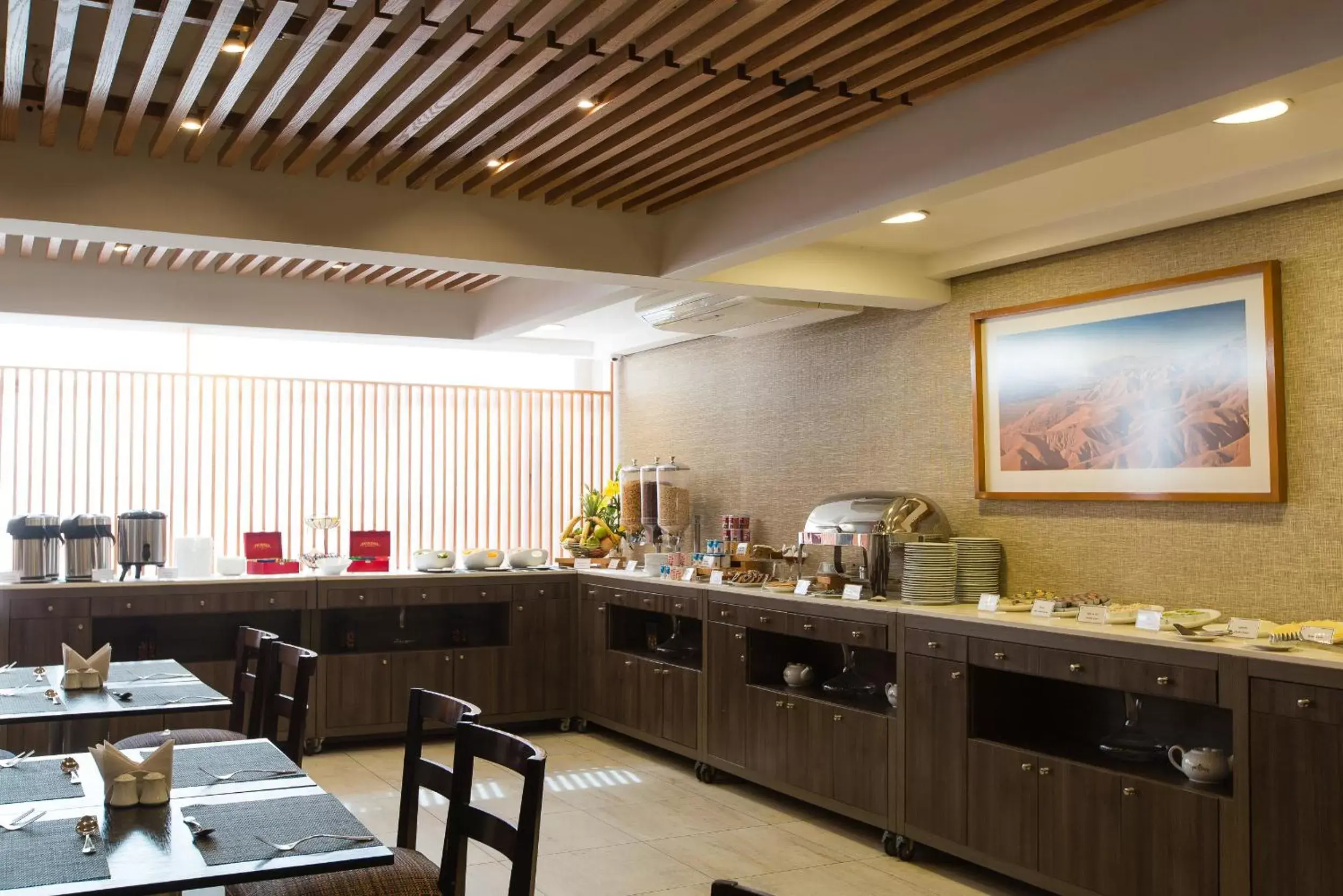 Restaurant/Places to Eat in Hotel Atacama Suites