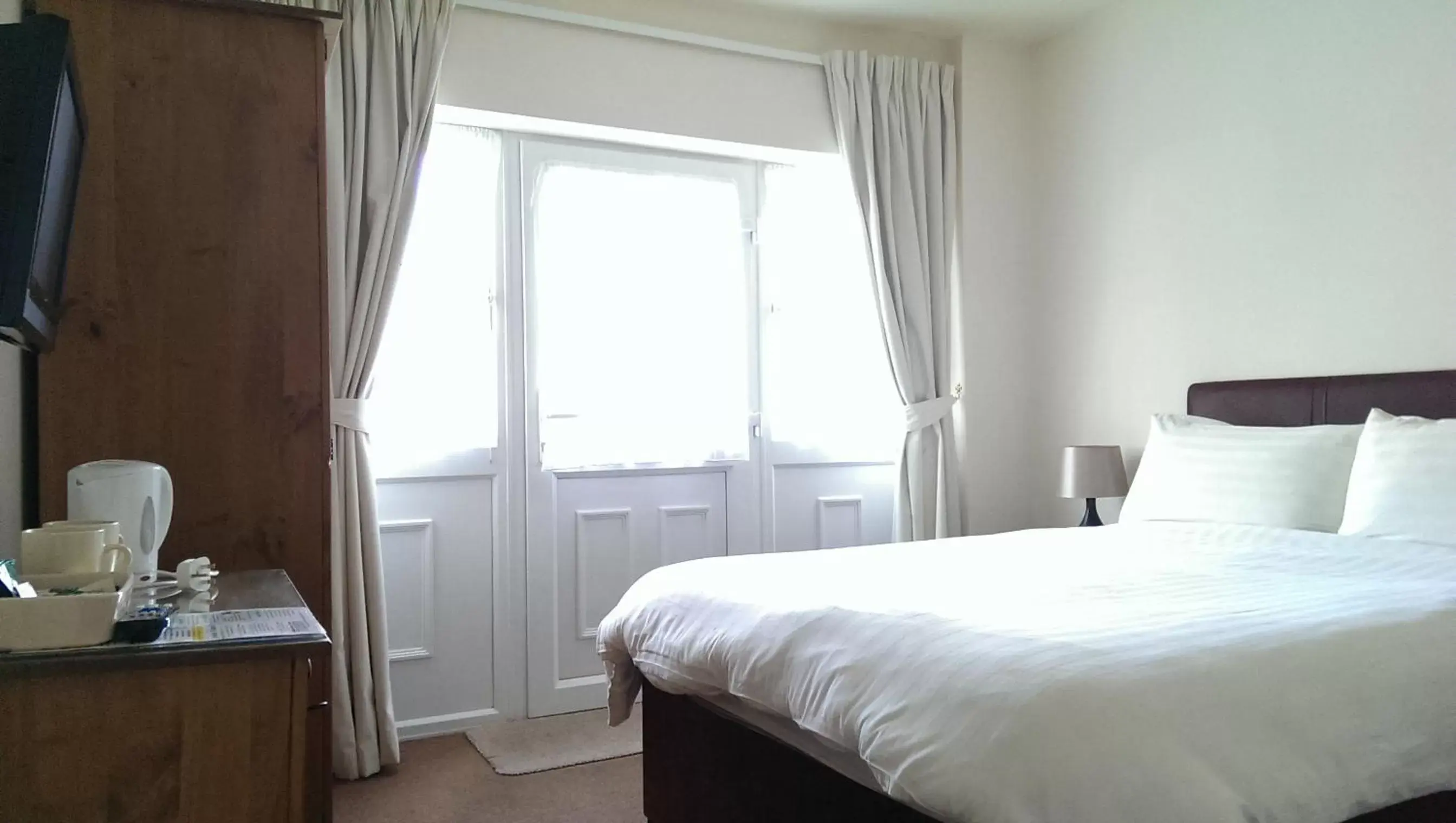 Double Room with Private Bathroom in Mallories Formerly Kirkby House