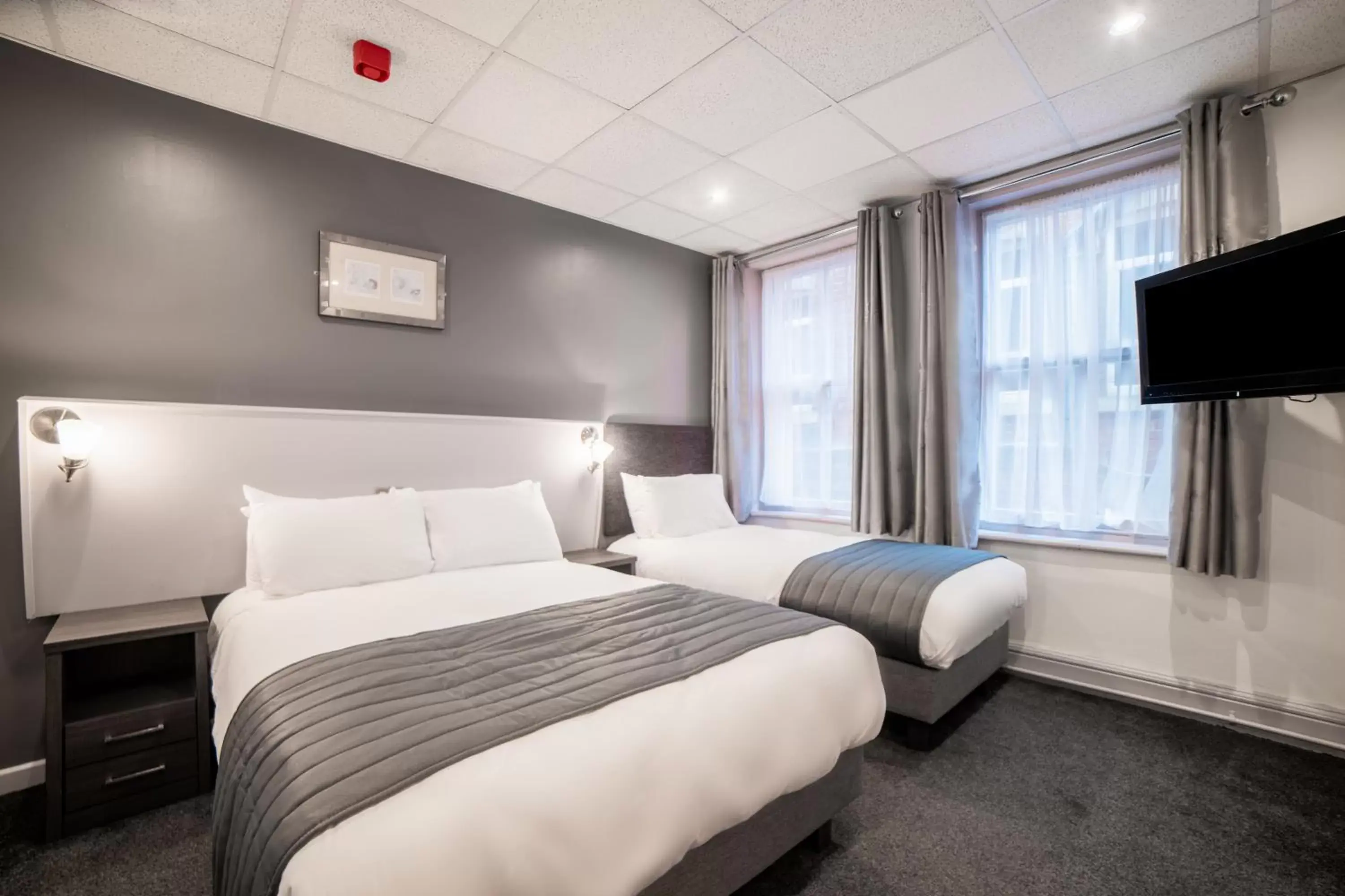 Bedroom, Bed in Comfort Inn Blackpool Gresham