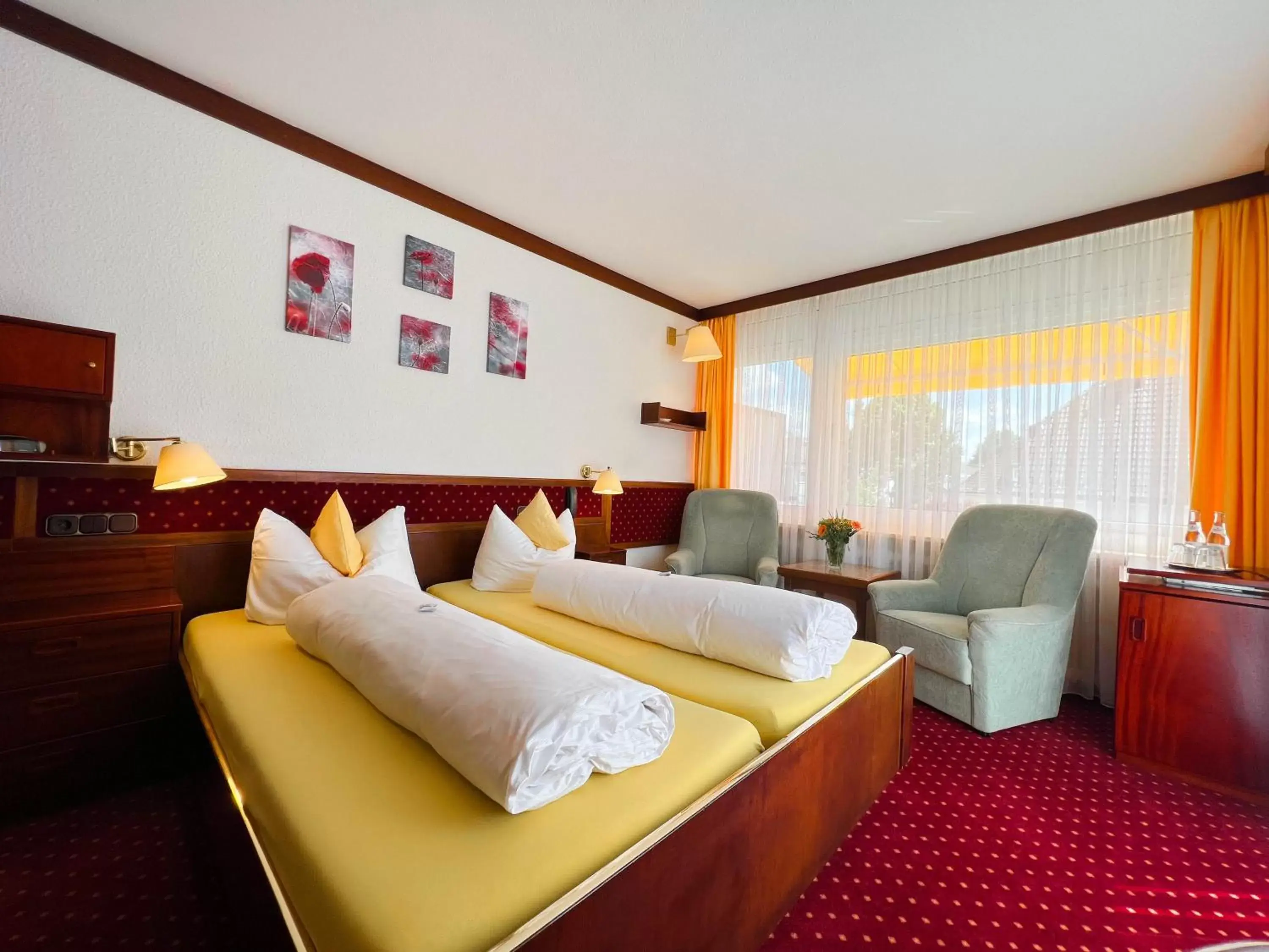 Photo of the whole room, Bed in Kurhotel Wiedenmann