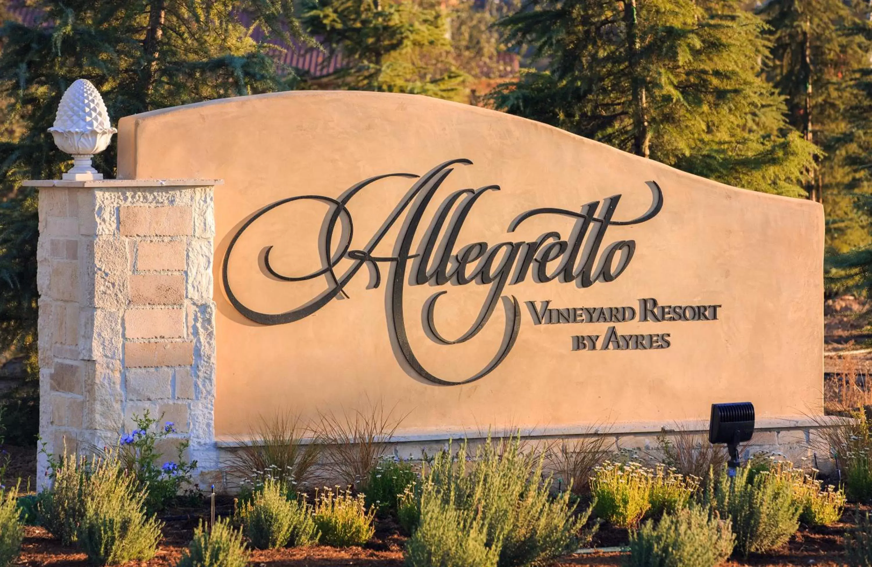 Facade/entrance, Property Logo/Sign in Allegretto Vineyard Resort Paso Robles