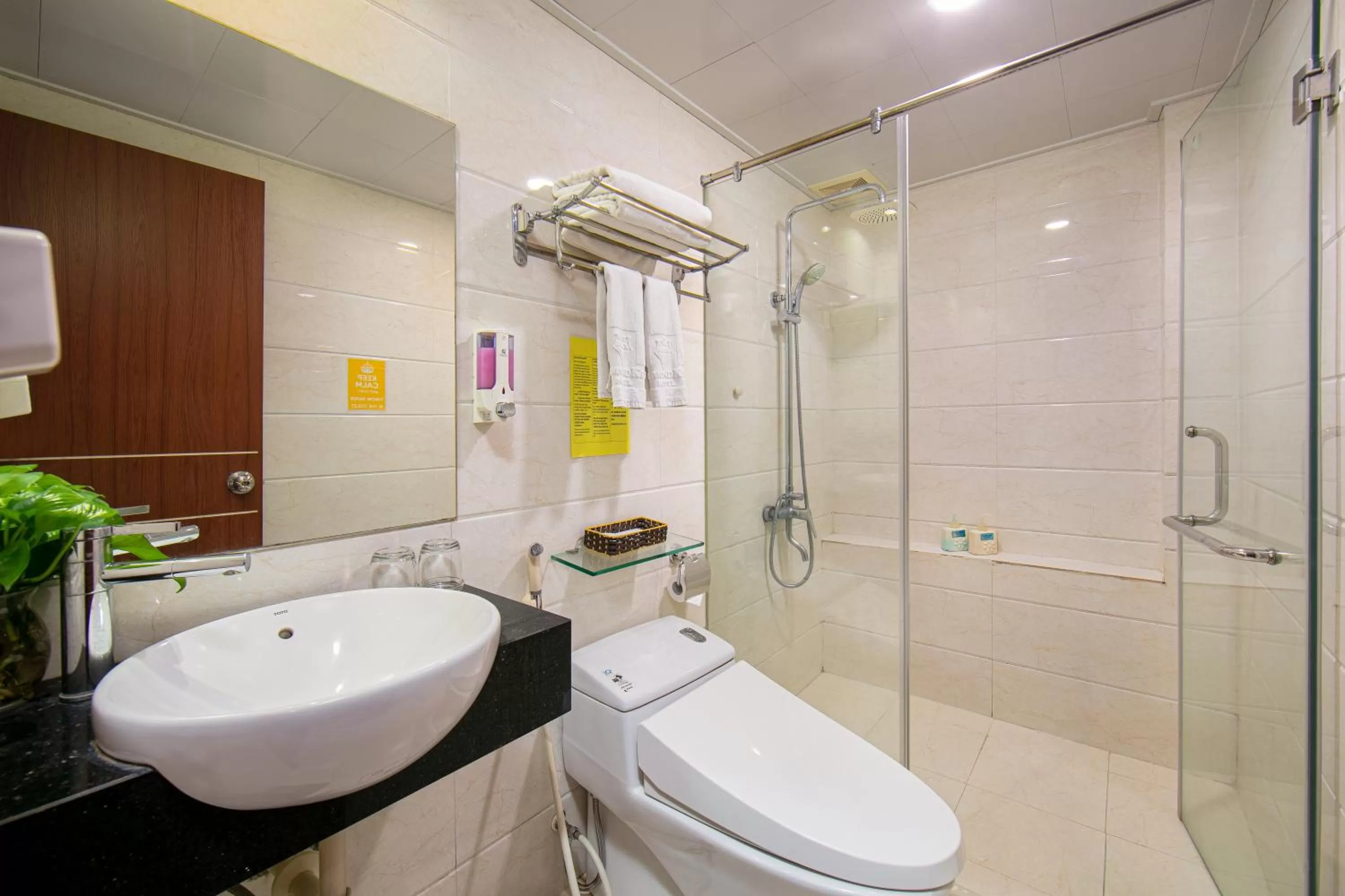 Shower in Hanoi Diamond King Hotel & Travel