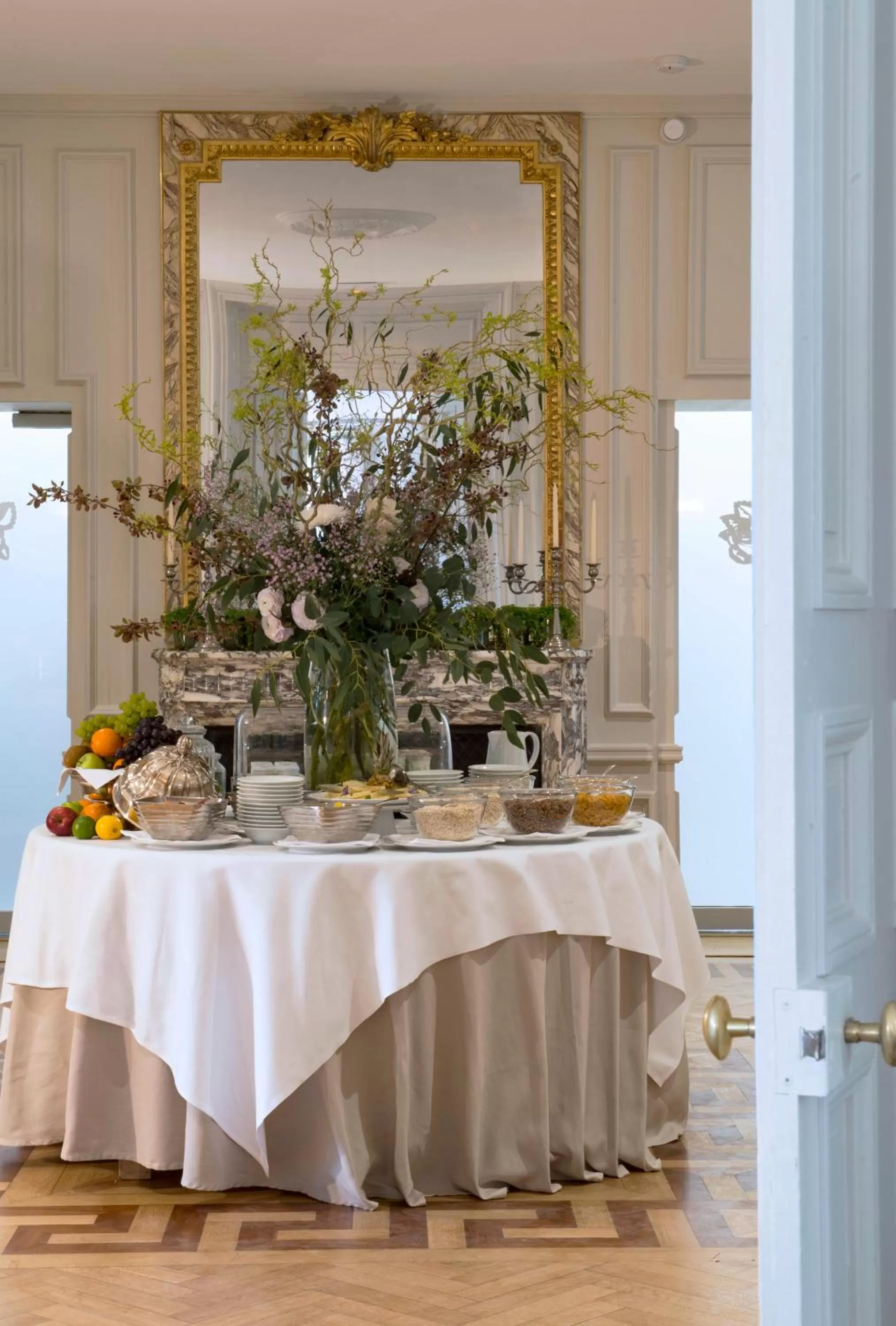 Food in Chateau La Cheneviere