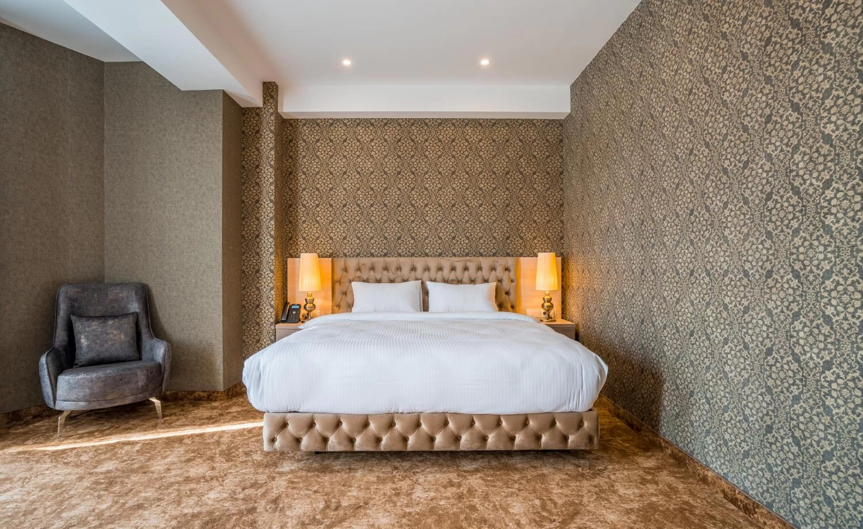 Deluxe Double Room in toranim