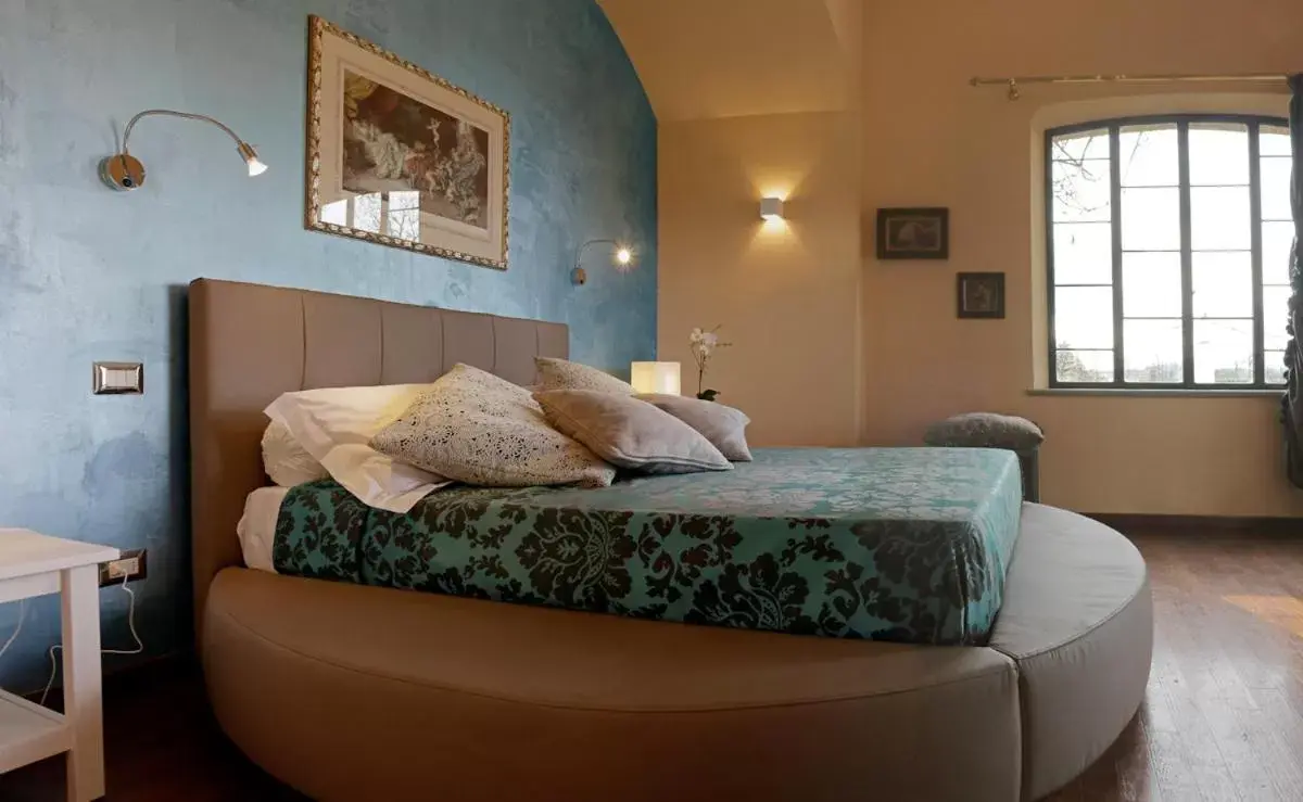 Photo of the whole room, Bed in Relais Montemaggiore