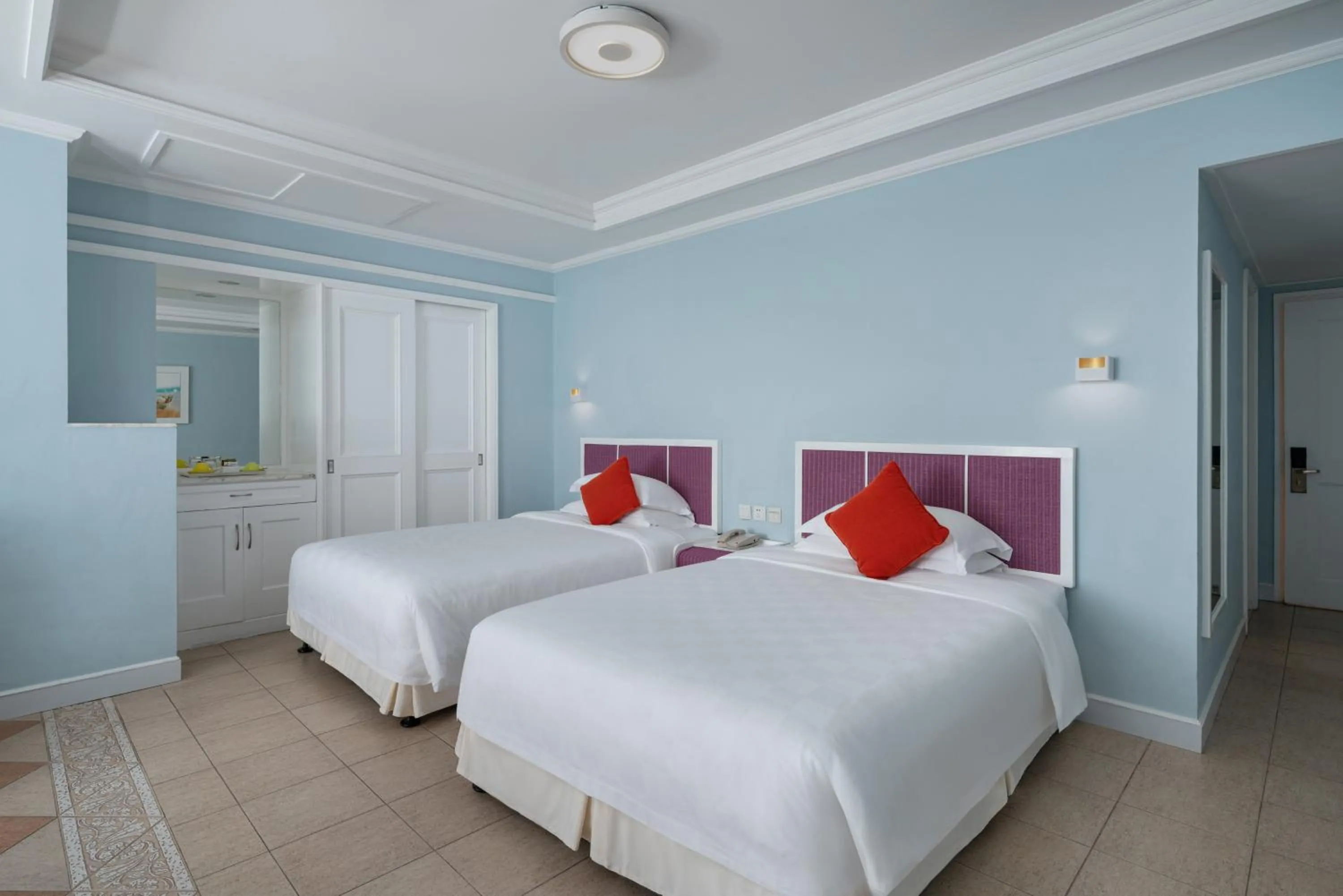 Bed in Sunshine Resort Intime Sanya