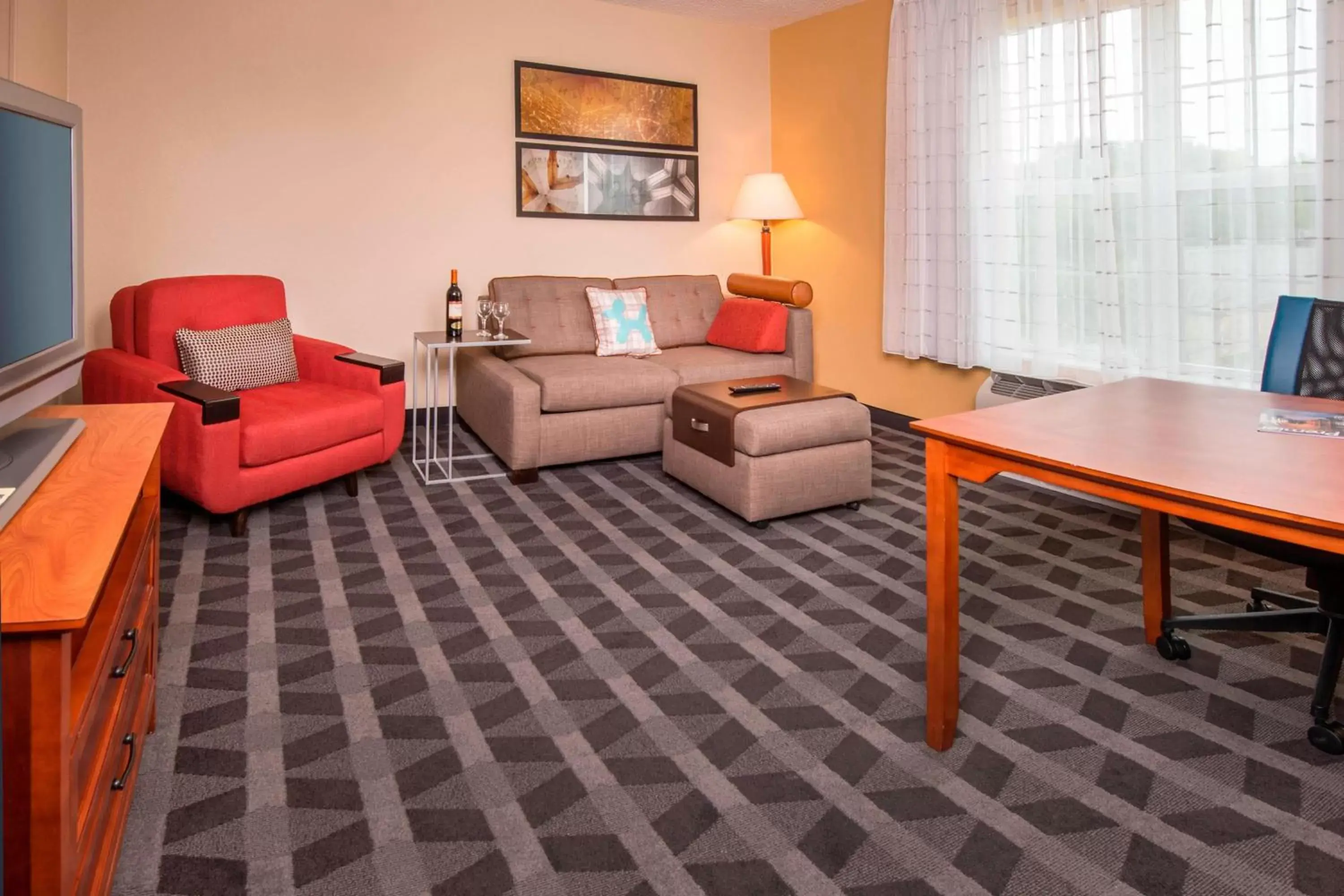Living room, Seating Area in TownePlace Suites by Marriott Clinton at Joint Base Andrews