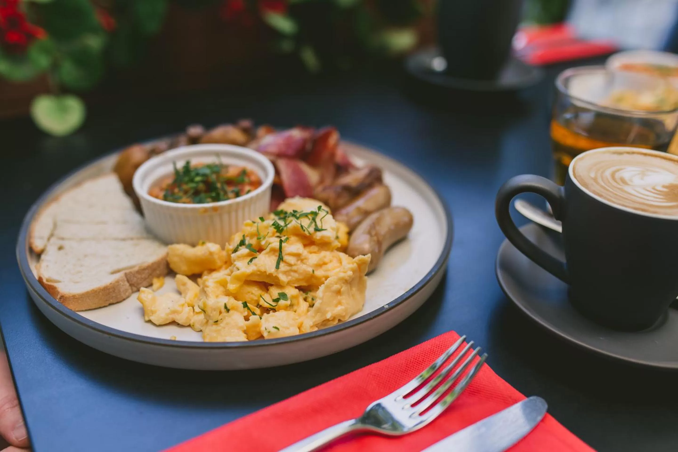 Buffet breakfast in Mercure Brisbane Spring Hill