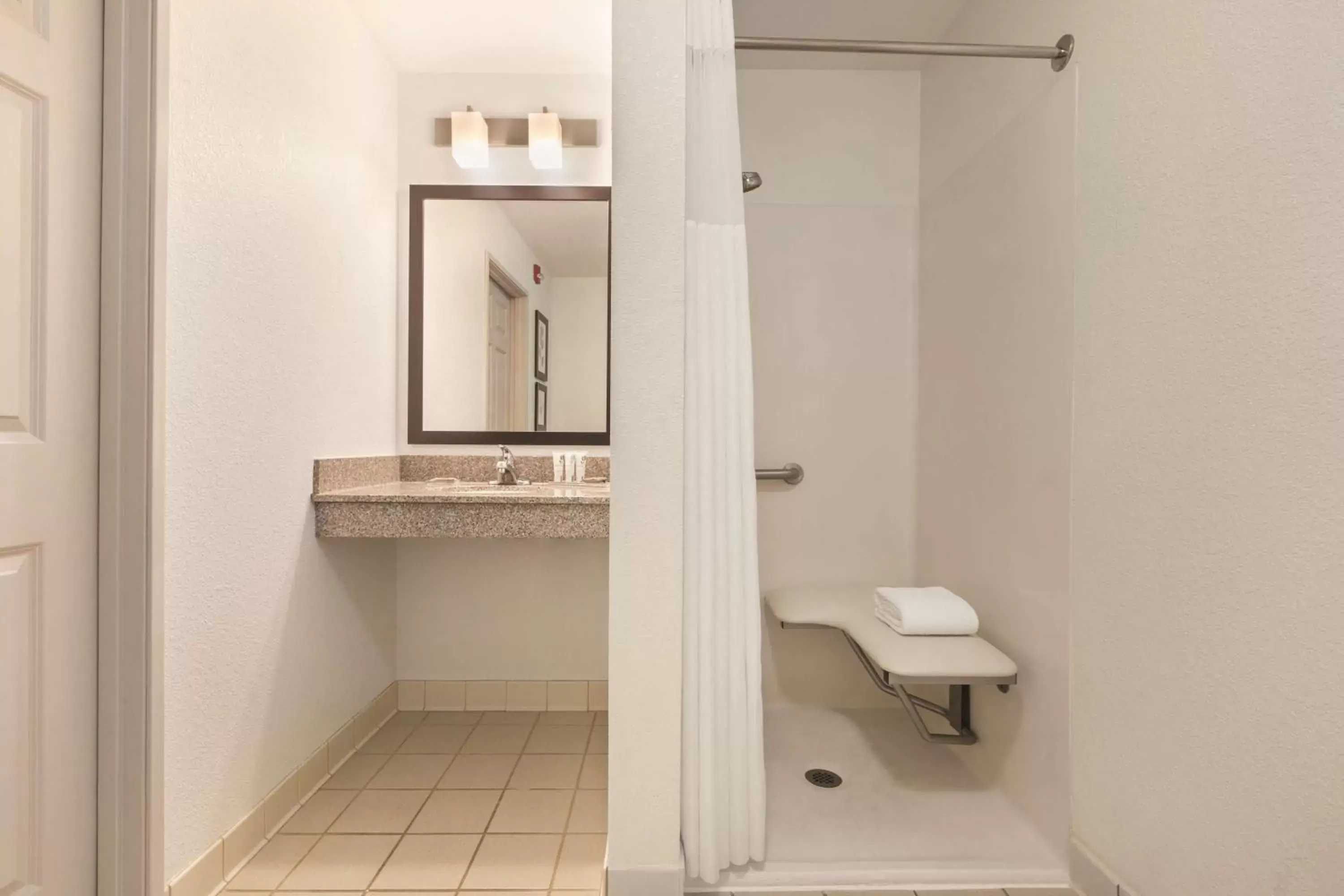 Bathroom in Country Inn & Suites by Radisson, Willmar, MN