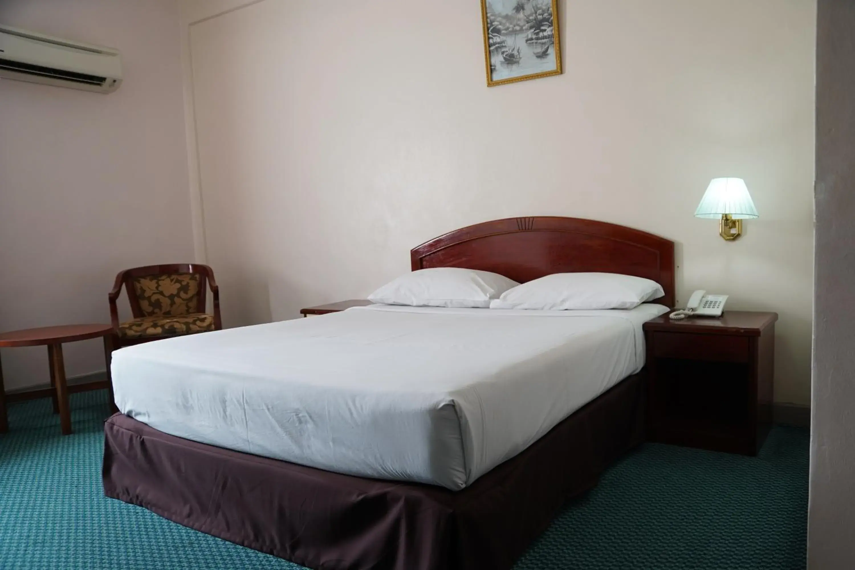 Photo of the whole room, Bed in Hotel Seri Malaysia Johor Bahru