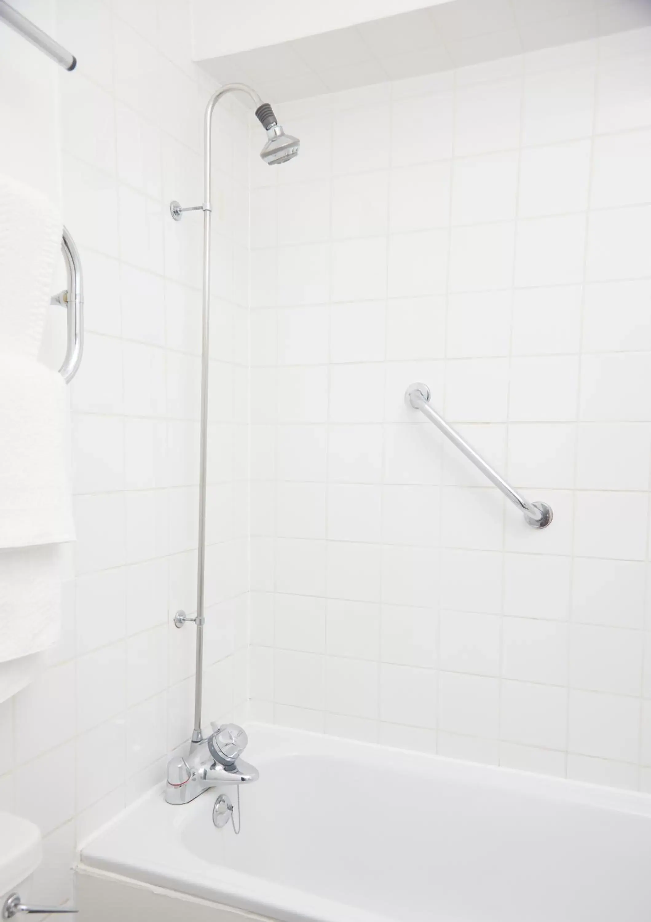 Shower, Bathroom in The Bell Hotel Woburn By Greene King Inns
