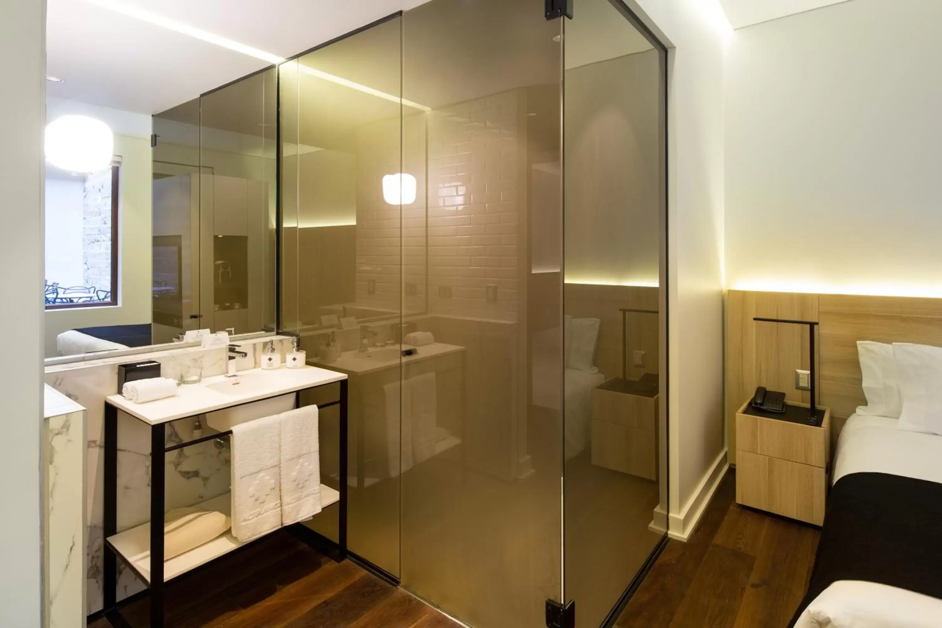 Photo of the whole room, Bathroom in Hotel Altiplanico Bellas Artes