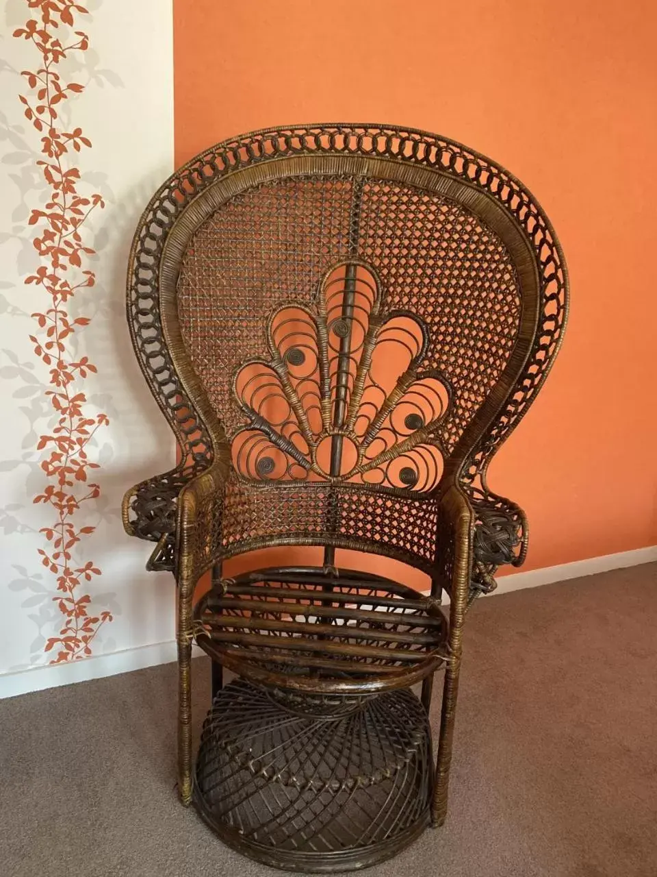 Bedroom, Seating Area in The Originals Boutique, Hôtel Terminus, Bourg-en-Bresse Gare (Qualys-Hotel)