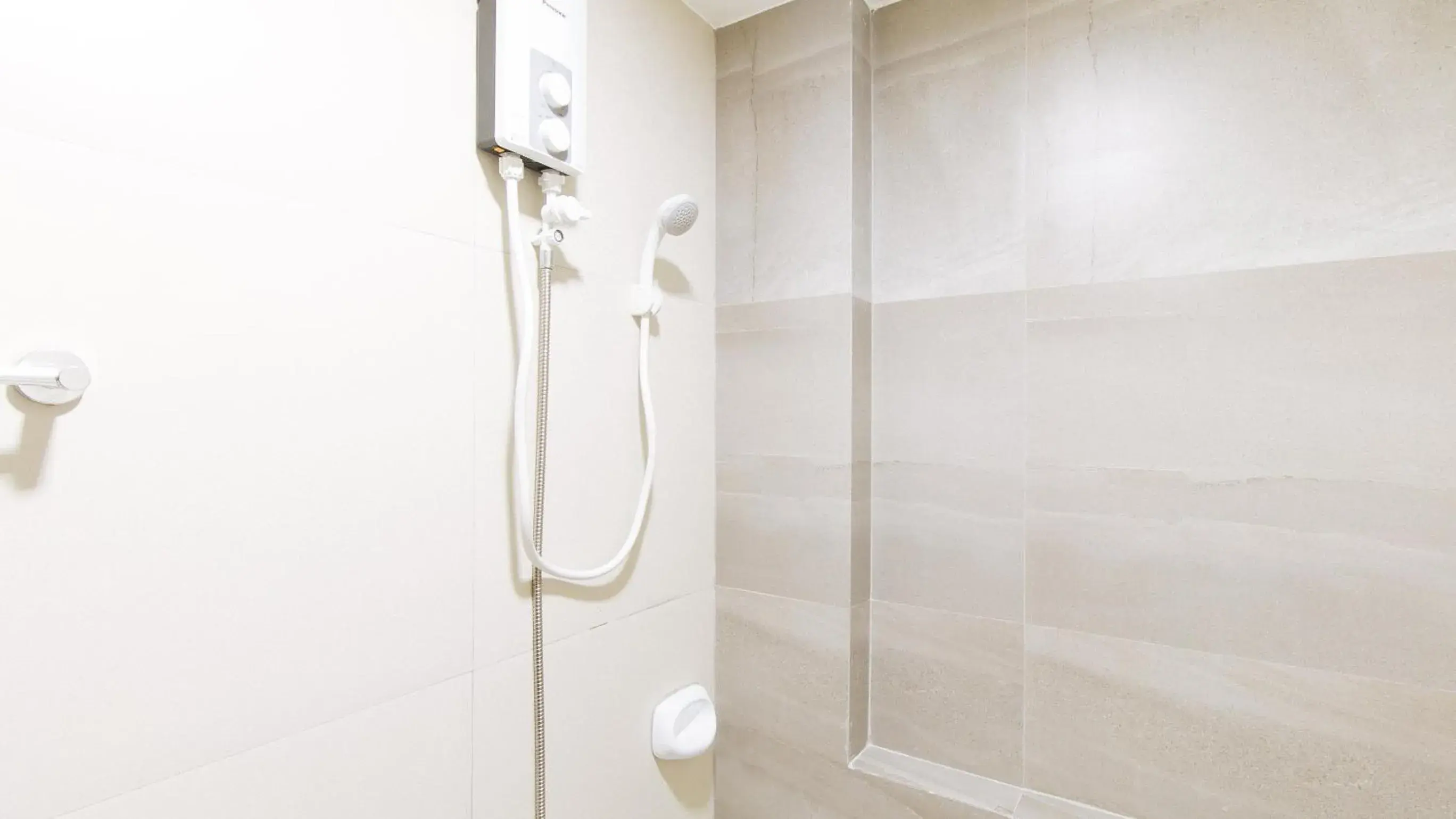 Shower, Bathroom in RedDoorz near Fernwoods Garden Quezon City