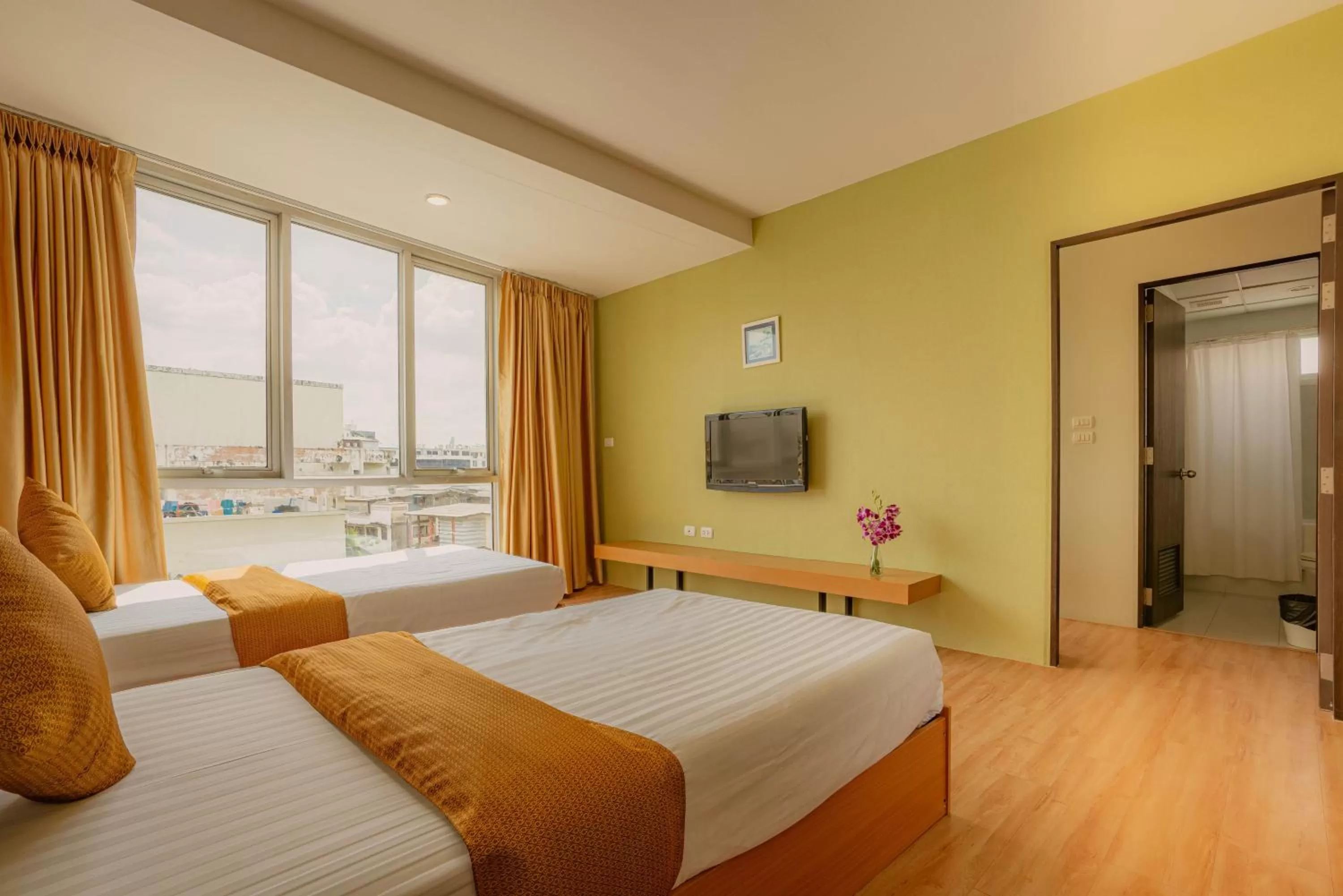 Bedroom, Bed in Peace Land Khaosan