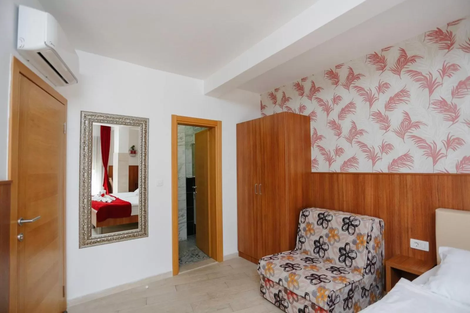 Seating area, Bed in Hotel - Villa Lejla