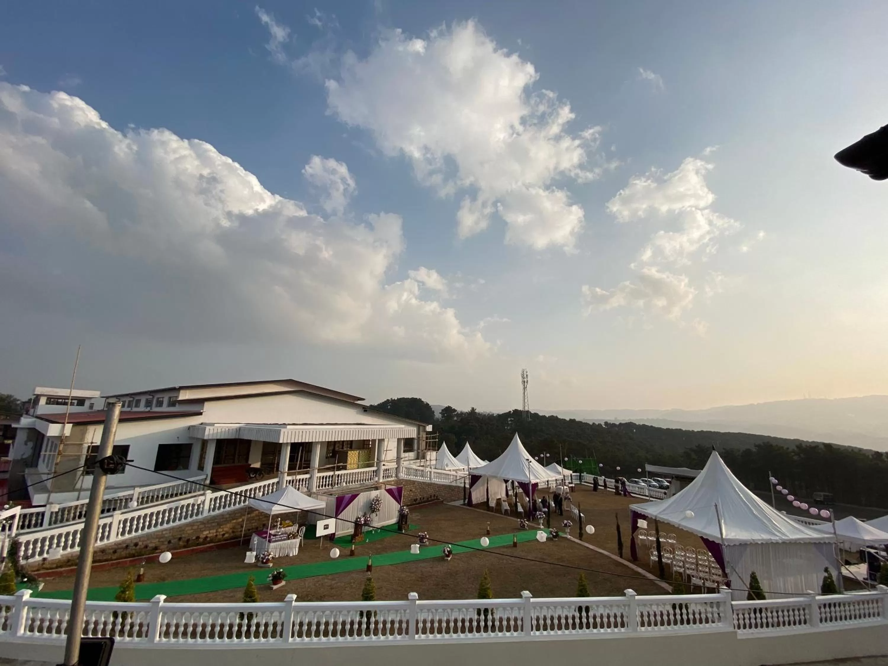 Property building in Windermere Inn