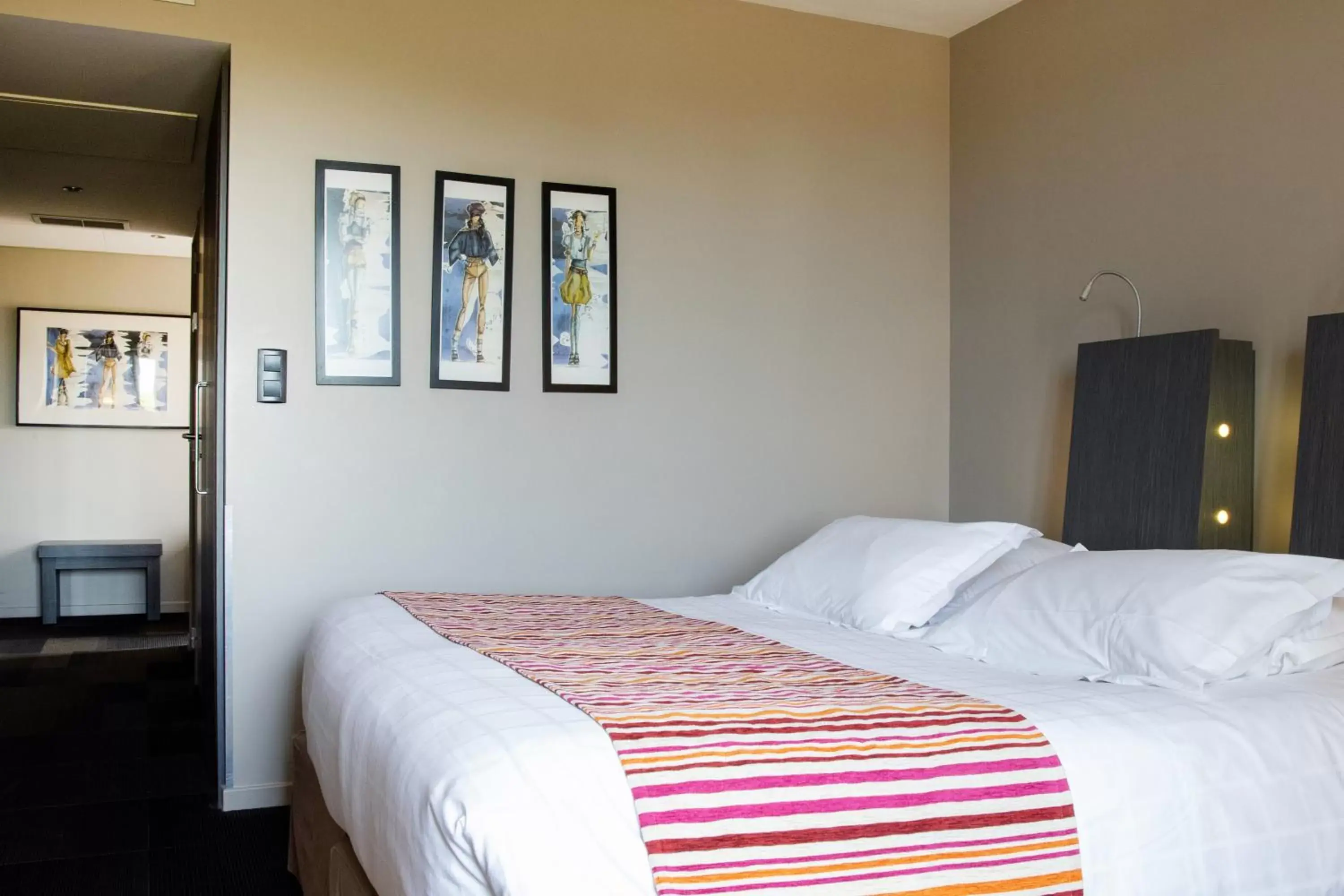 Bedroom, Bed in Best Western Plus Hotel Gergovie