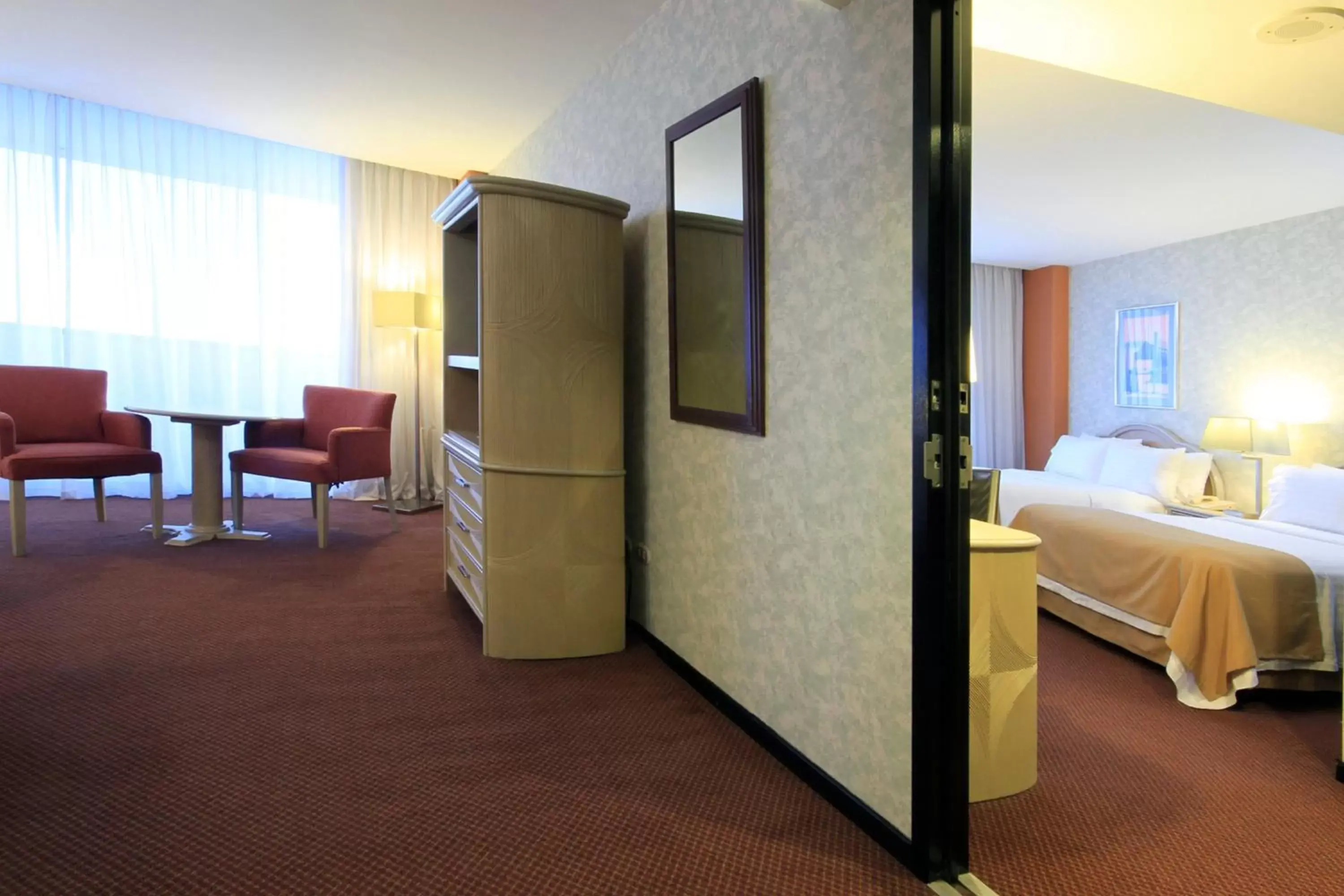 Photo of the whole room, Bed in Holiday Inn Monterrey-Parque Fundidora, an IHG Hotel