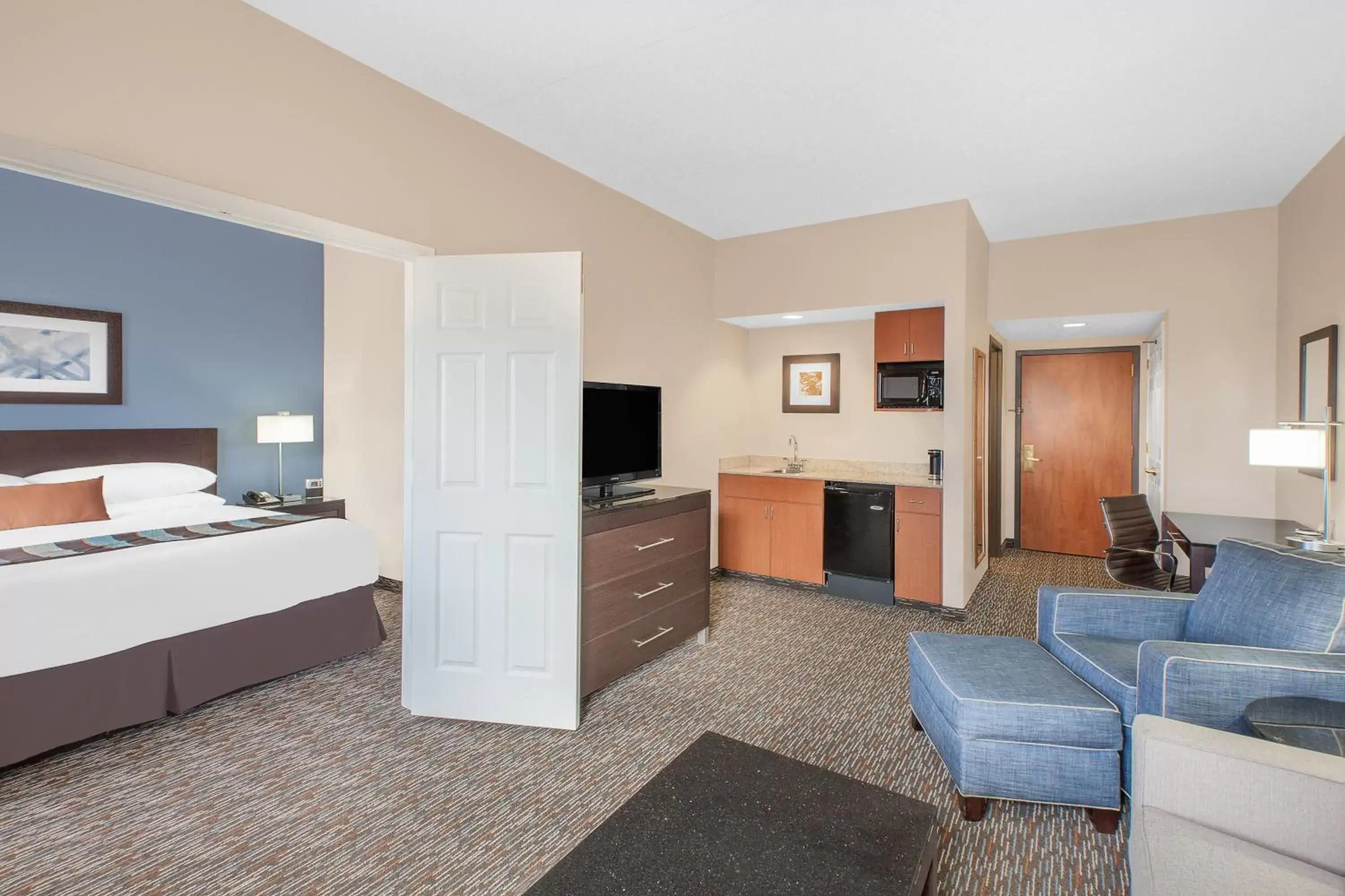 Bed in Wingate by Wyndham Sylvania-Toledo